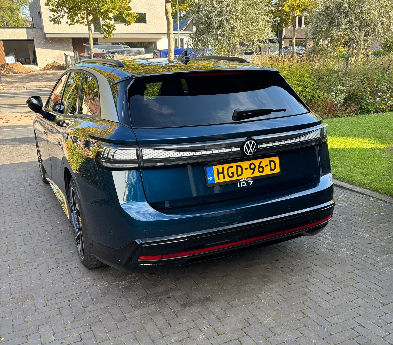 VW ID.7 Tourer Pro S Business 286pk, Pan.dak, trekhaak, 2025, Automaat, Zwart, Blauw, 2135 kg