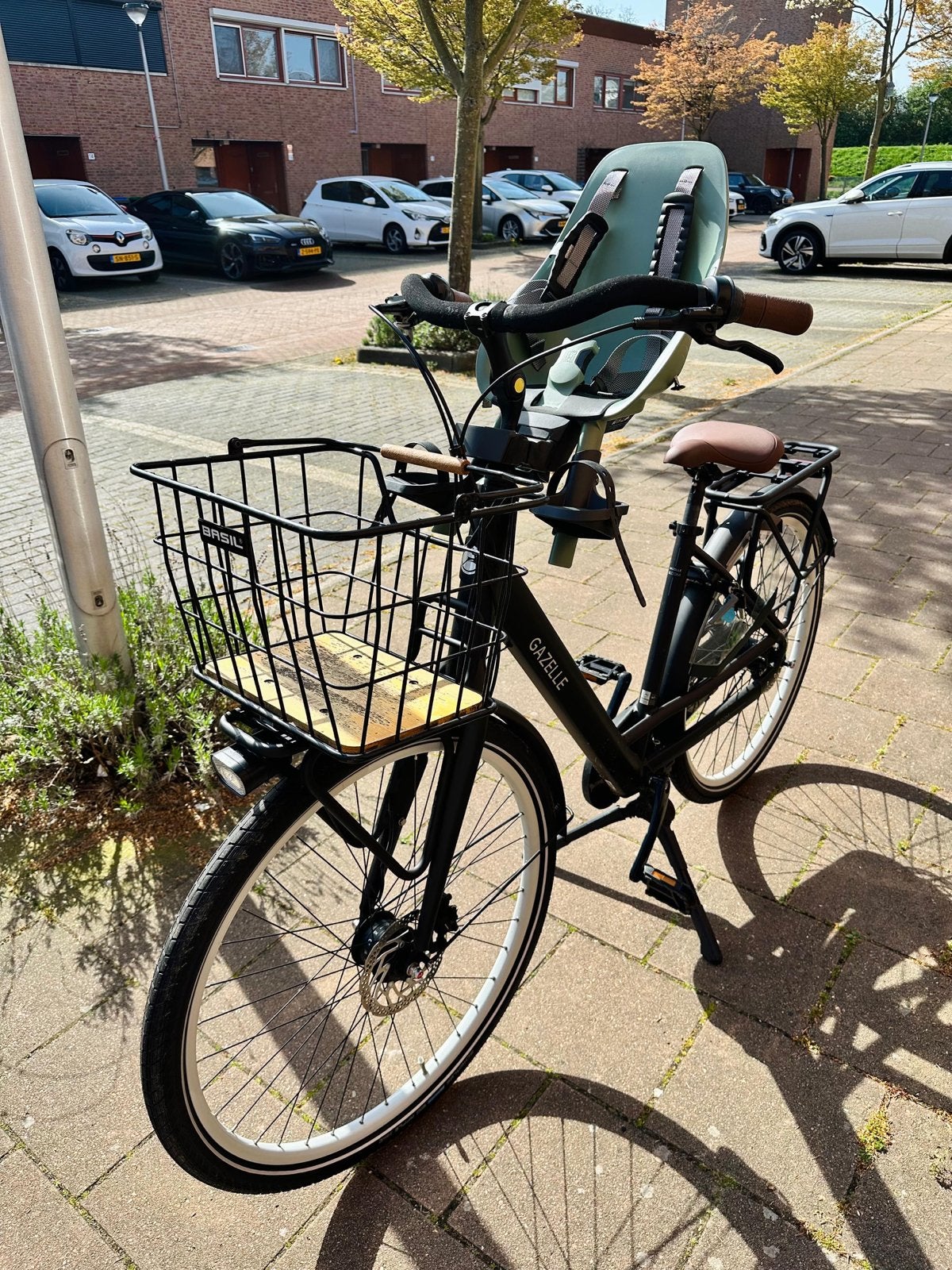 Gazelle Bloom Black 49cm, C7 2024 met Urban Iki kinderzitje, Ophalen, Gebruikt, 47 tot 50 cm, Schijfrem