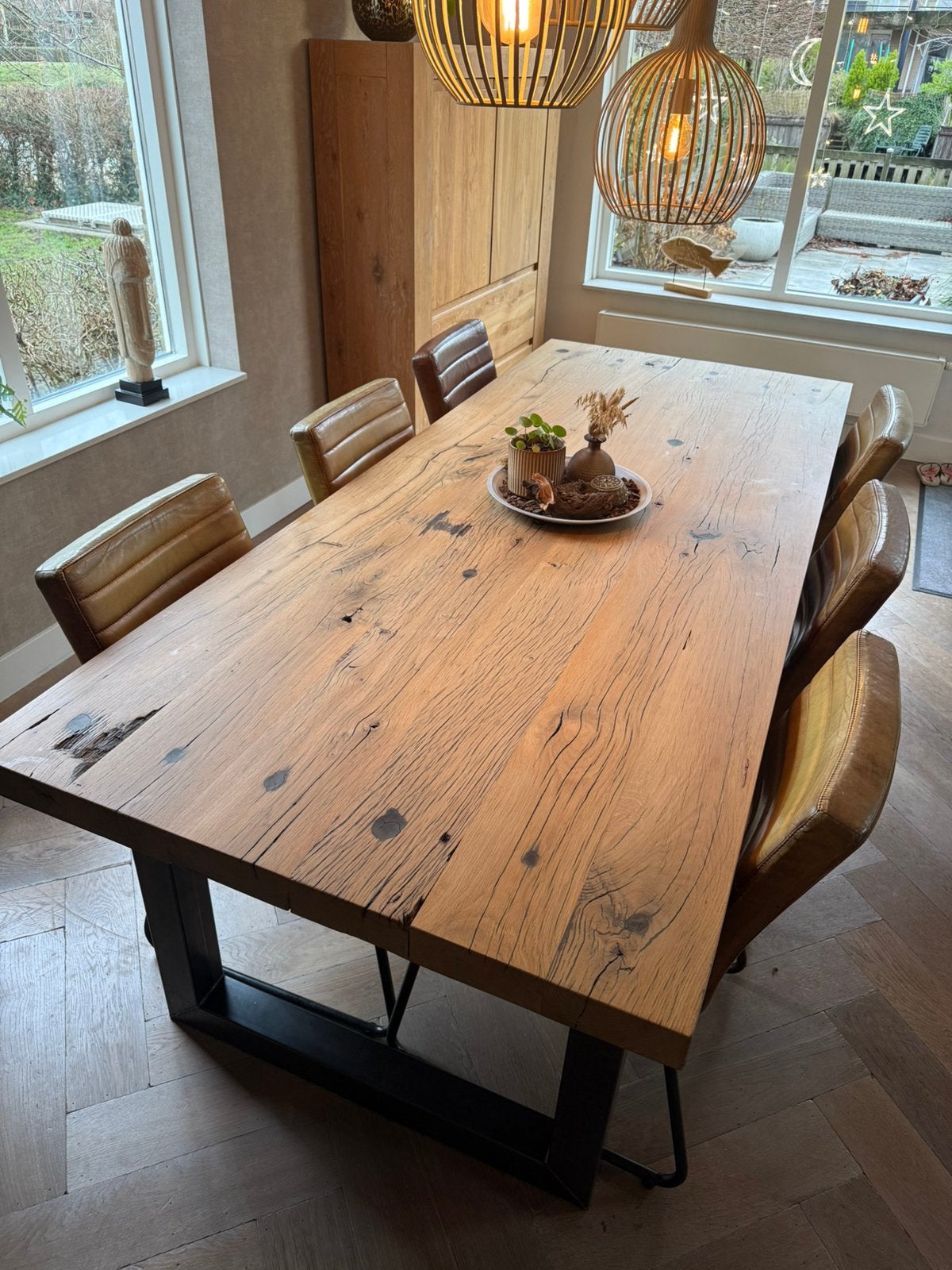 Eiken eettafel / stalen poten, Ophalen, Zo goed als nieuw, 4 tot 6 stoelen