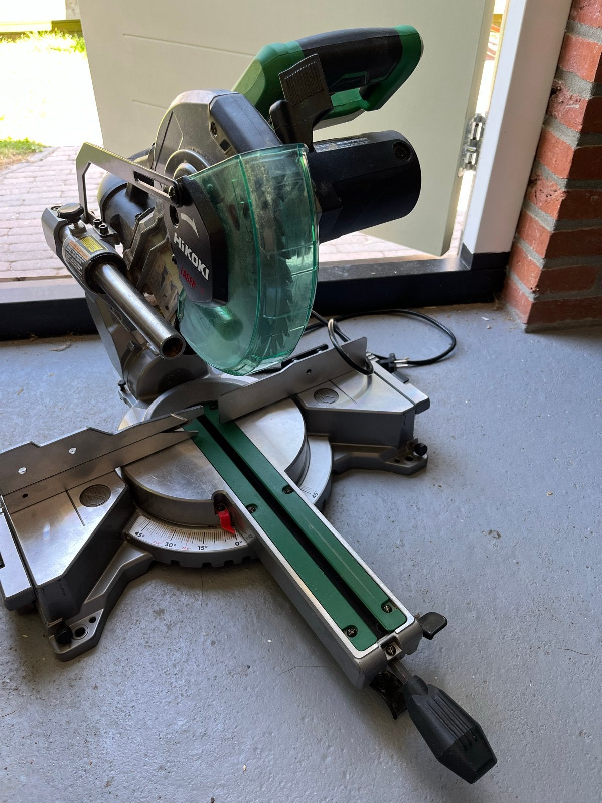 Hikoki C8FSHG Afkortzaag, Ophalen, 600 tot 1200 watt, Zo goed als nieuw, Afkortzaag