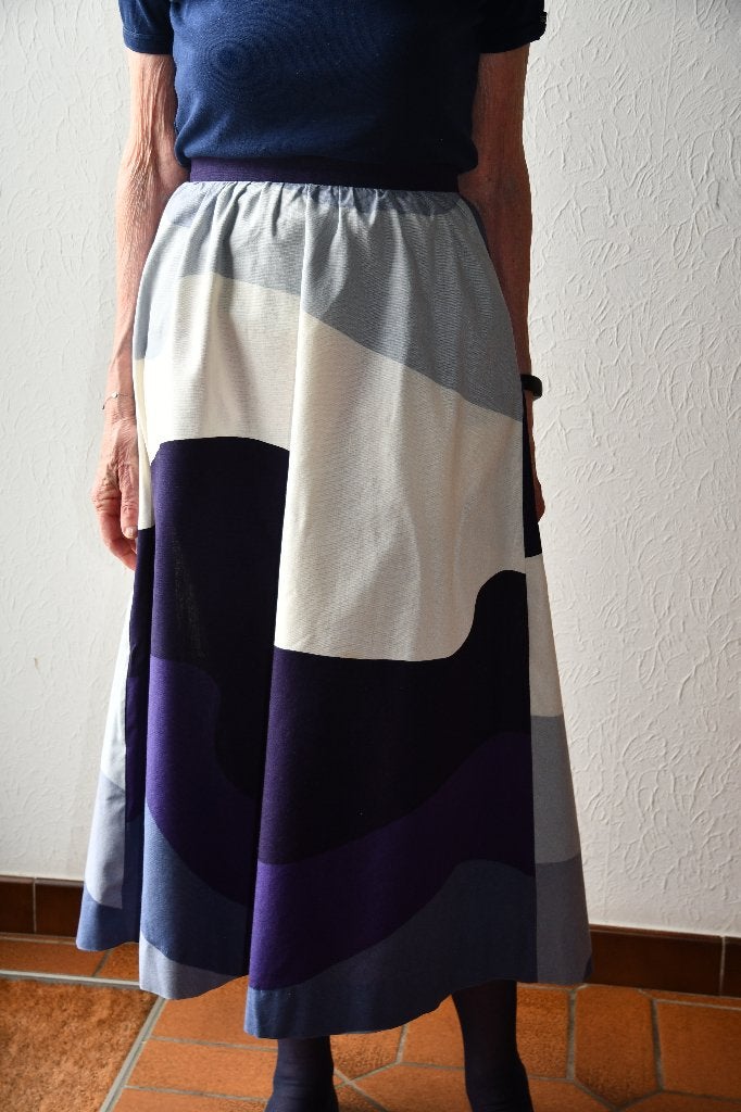 Finse designrok - maat 38, Maat 38/40 (M), Blauw, Ophalen of Verzenden, Onder de knie