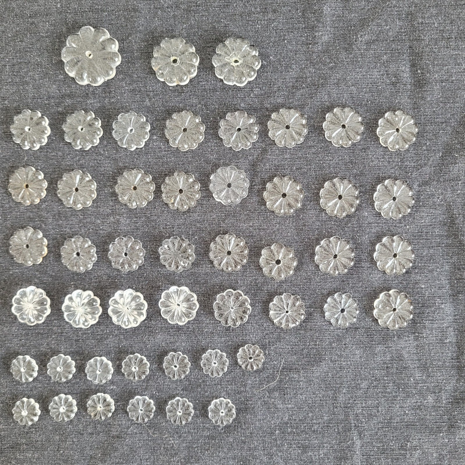 46 roosjes bloemen diamant pegels onderdelen kroonluchter, Ophalen of Verzenden, Gebruikt, Glas