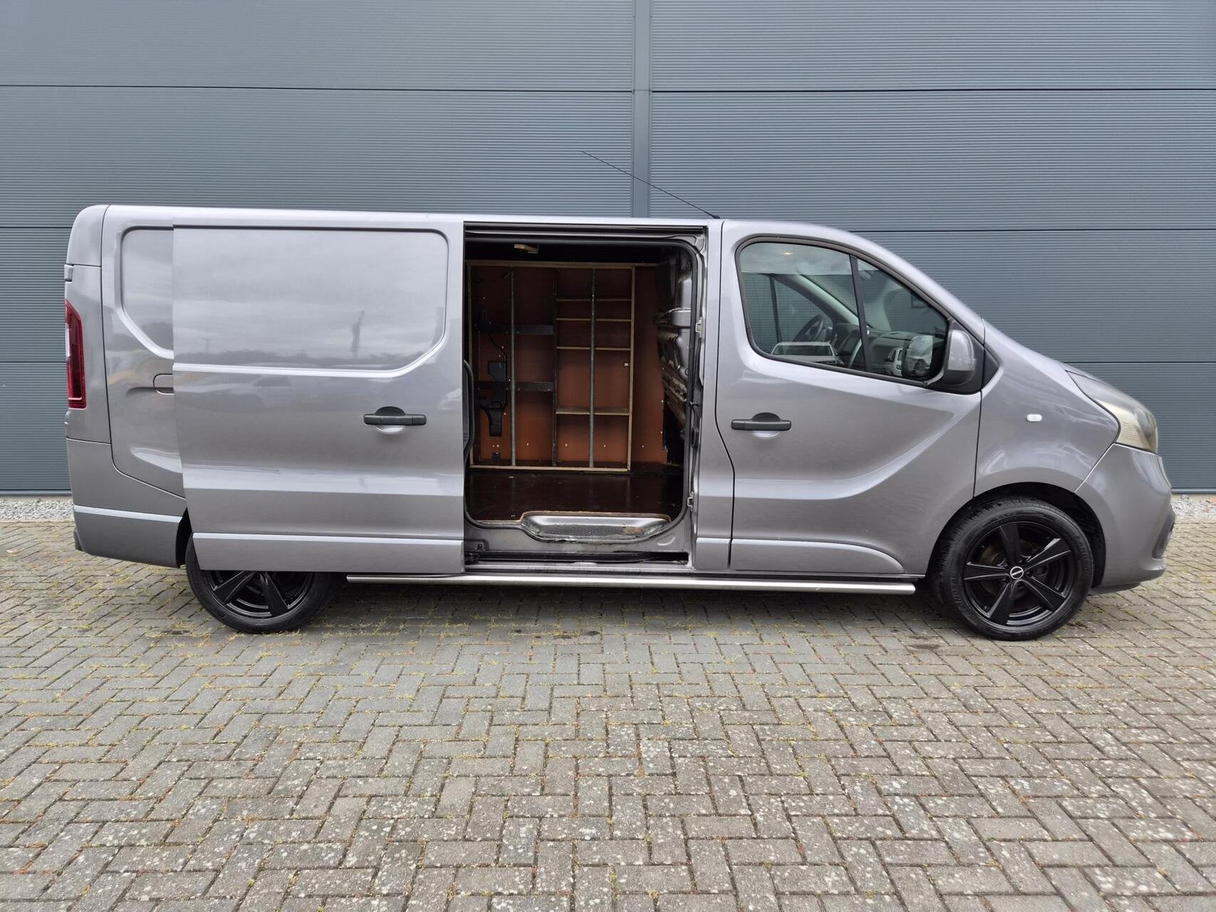 Renault Trafic 1.6 dCi T29 L2H1 Airco Cruise Navi 125pk, Auto's, 125 pk, Gebruikt, 4 cilinders, 2000 kg