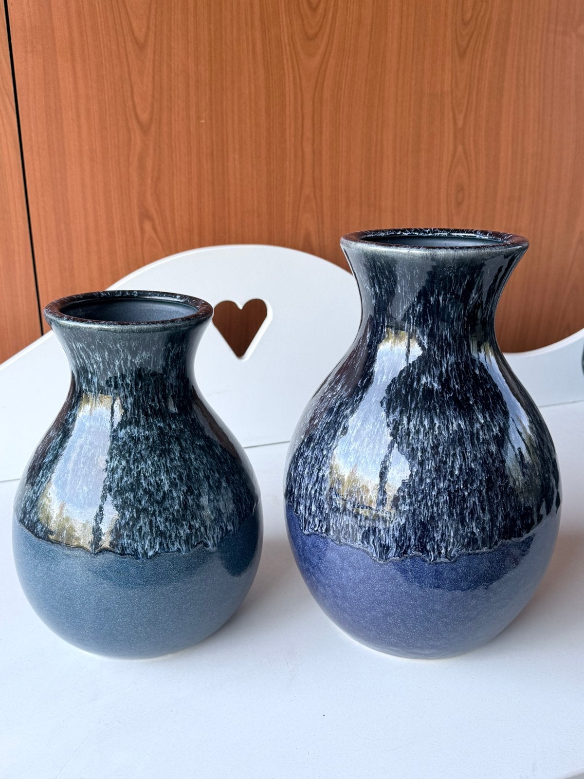 Twee vazen blauw  verschillende hoogte en tinten, Blauw, Aardewerk of Porselein, Ophalen of Verzenden, Zo goed als nieuw