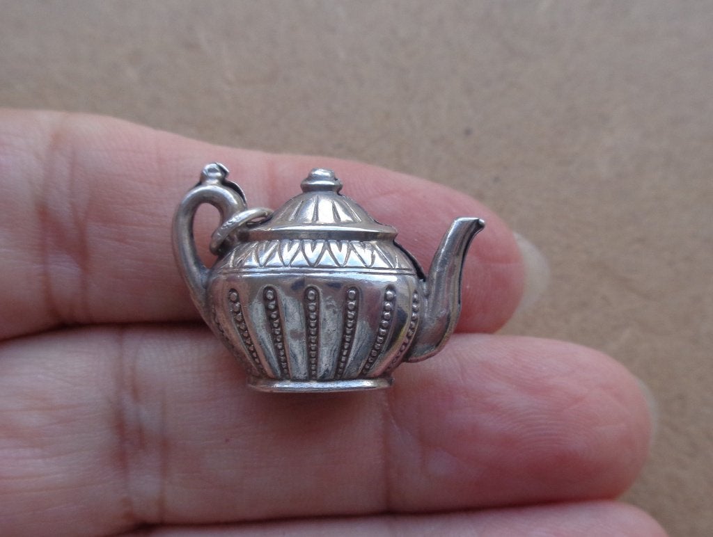 zilveren vintage bedel theepot [656], Overige merken, Ophalen of Verzenden, Zo goed als nieuw, 1 bedel