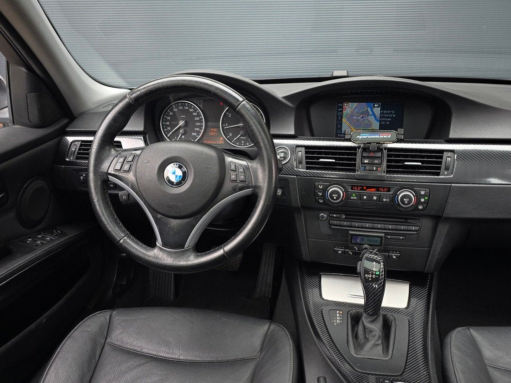 BMW 3-serie 318i Facelift |Dakraam |Leder |Navi, Auto's, Automaat, Achterwielaandrijving, Automatische klimaatregeling, Sedan