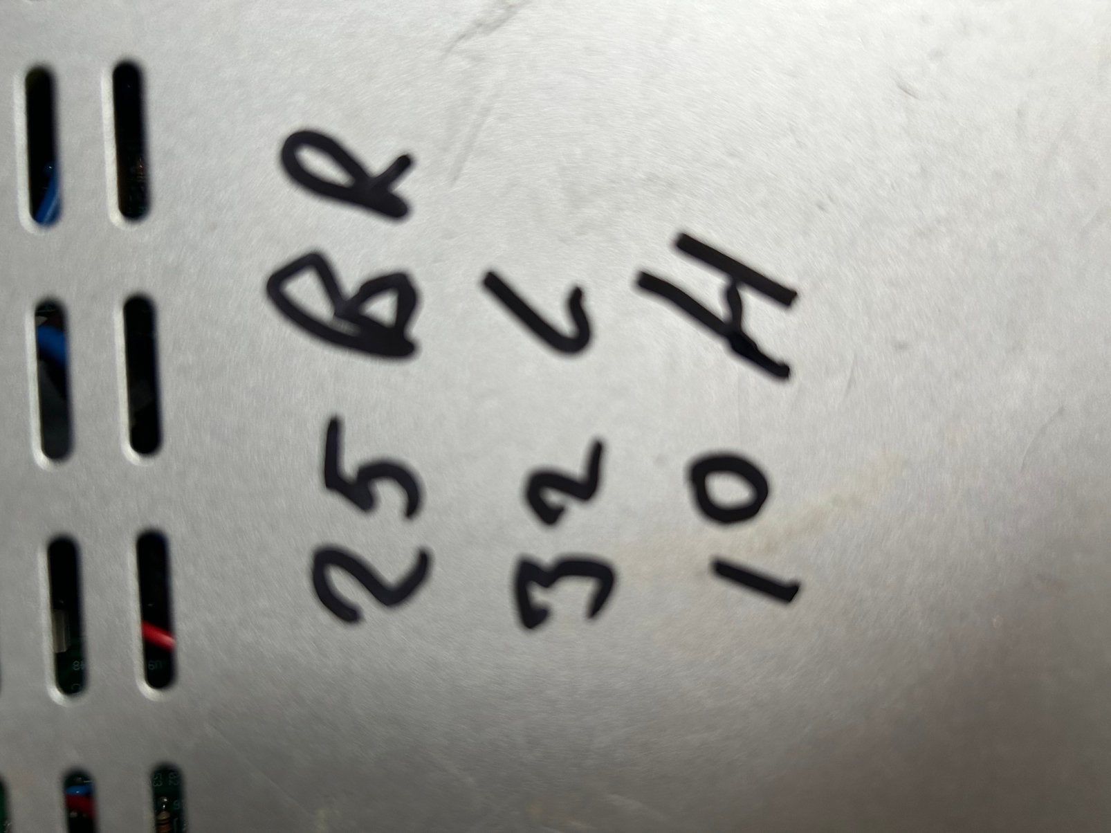 Foto 7 van Omvormer 12V naar 220V - 1000W