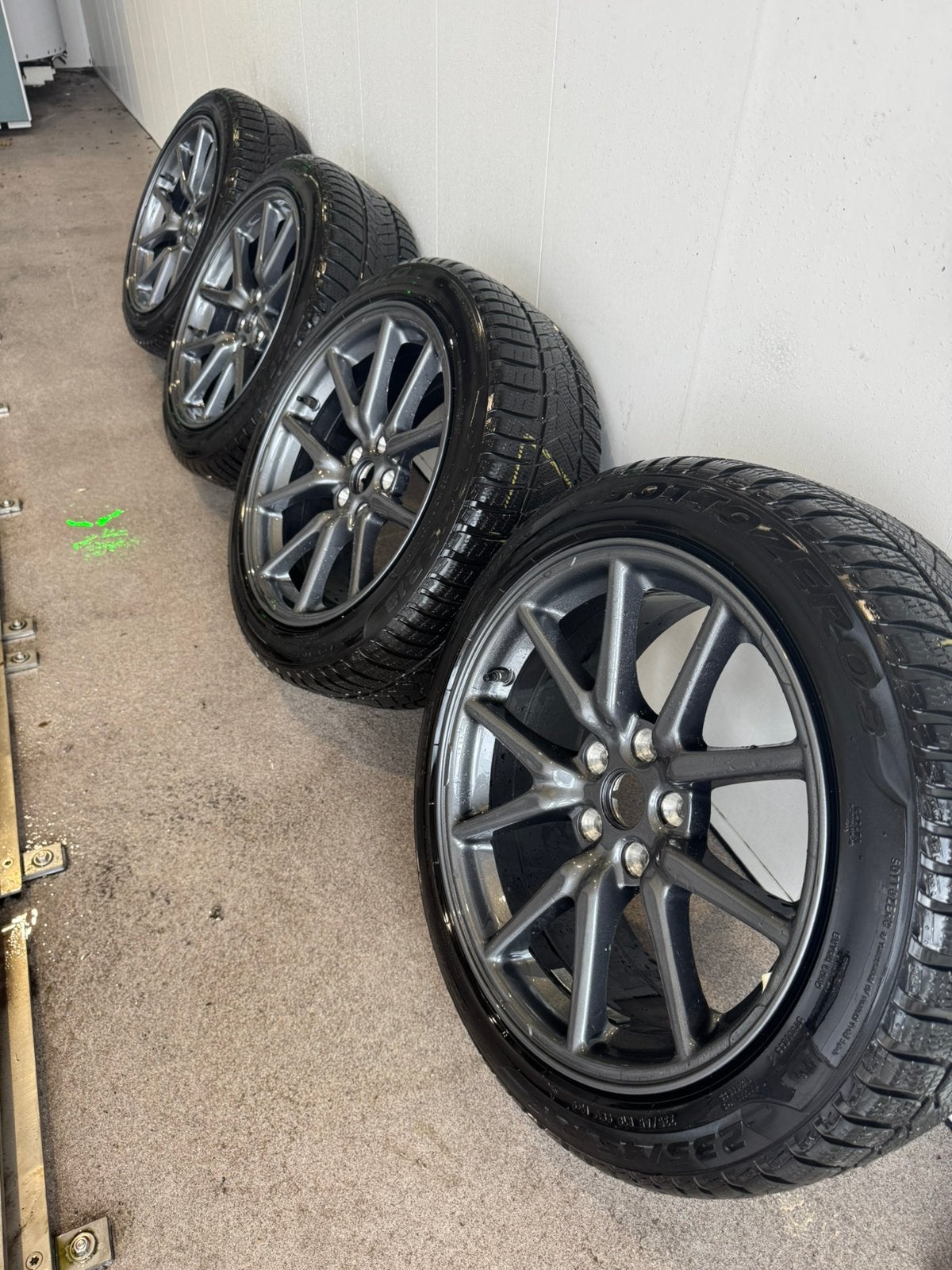 Orginele 18” Tesla velgen, Ophalen, 18 inch, Velg(en), Winterbanden