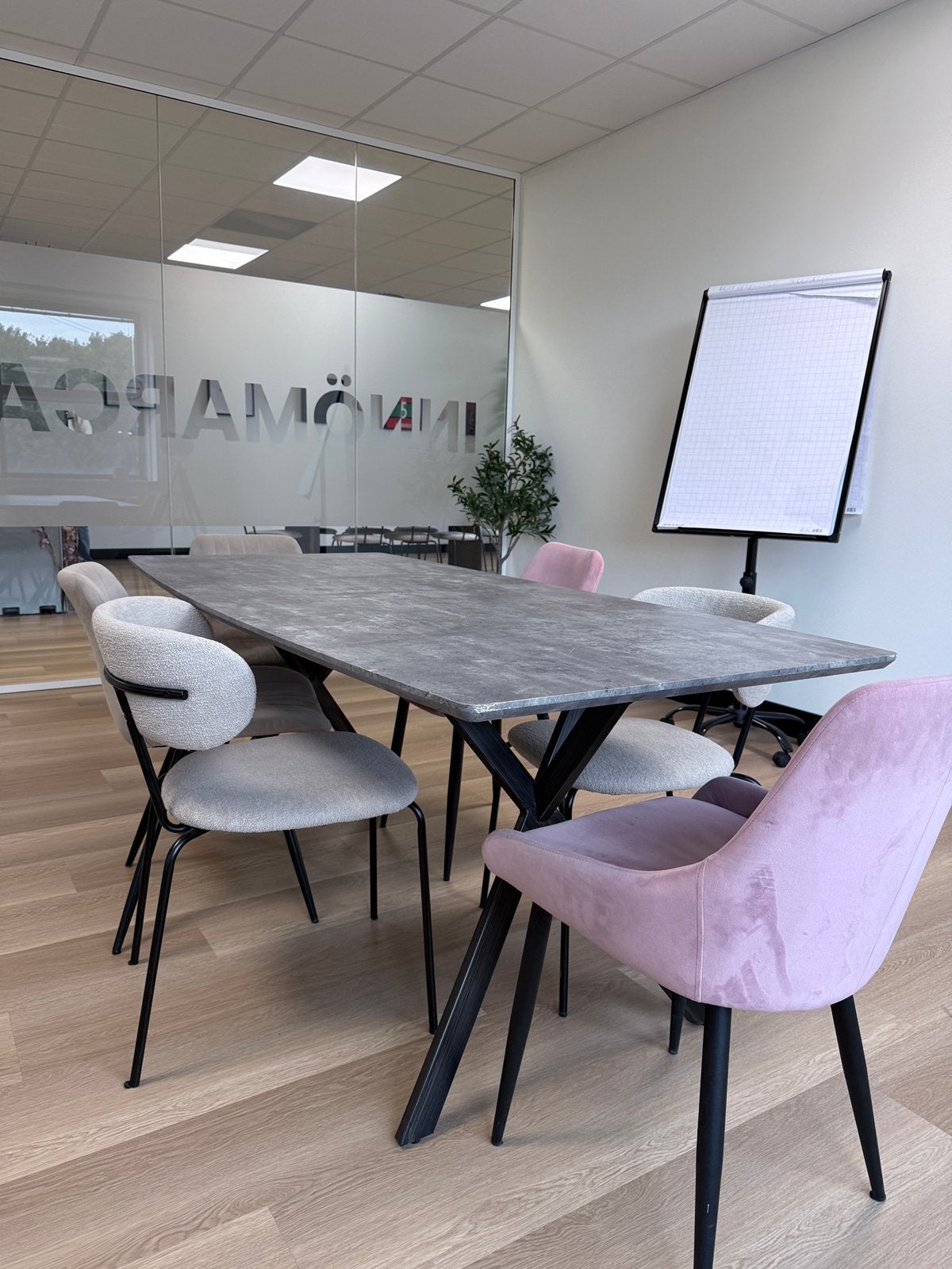 Gratis Natuursteen look deens ovaal tafel 190x90cm, Ophalen, Gebruikt, 100 tot 150 cm, 200 cm of meer