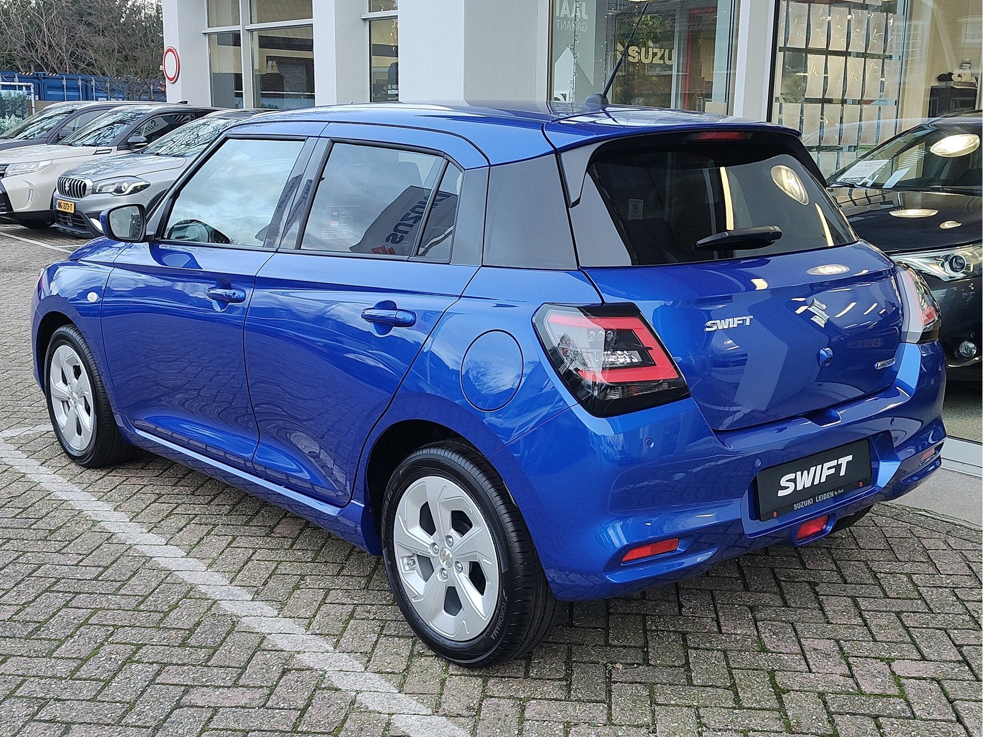 Suzuki Swift 1.2 SELECT SMART HYBRID | DEMO DEAL! | Garantie, Voorwielaandrijving, Stof, Origineel Nederlands, Bedrijf