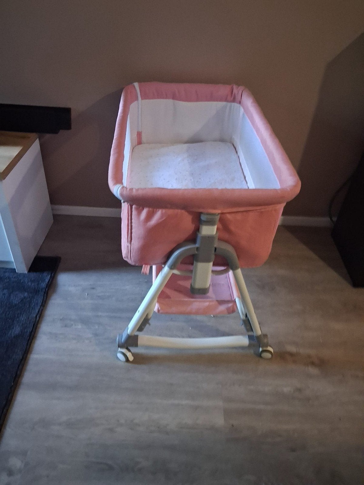 Roze co sleeper, Ophalen, Zo goed als nieuw, Wieg