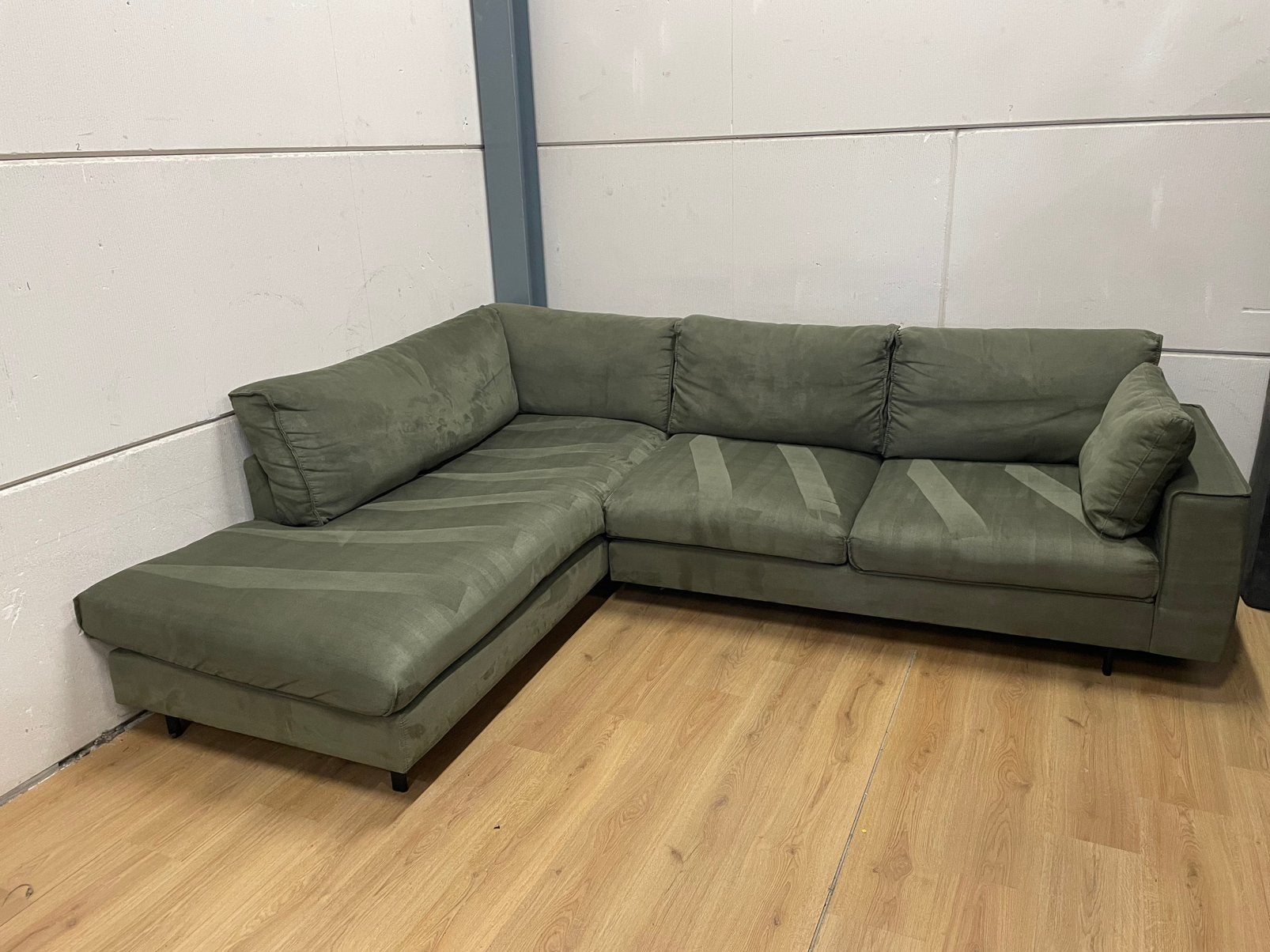 Mooie luxe suede groene hoekbank - GEREINIGD!!!, Ophalen, 250 tot 300 cm, Luxe, Hoekbank