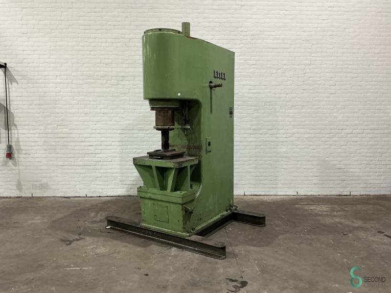Hydraulische persen Eitel RP 100 1967, Zakelijke goederen, Machines en Bouw | Metaalbewerking