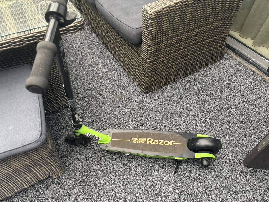Razor s80 electrische kinderstep, Fietsen en Brommers, Steps, Ophalen, Zo goed als nieuw, Elektrische step (E-scooter)