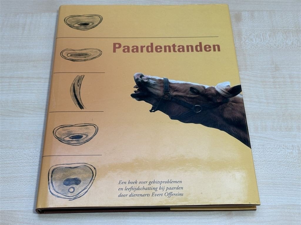 Paardentanden — Leeftijd & Gebit bij Paarden [1998], Ophalen of Verzenden, Zo goed als nieuw, Paarden of Pony's