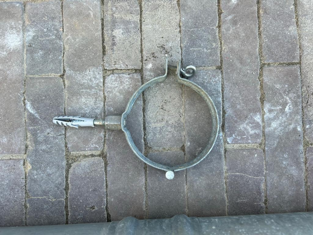 Zinken regenpijp met 2 beugels, Ø 10 cm, Doe-het-zelf en Verbouw, Ophalen, Gebruikt, 2 tot 4 meter, Zink
