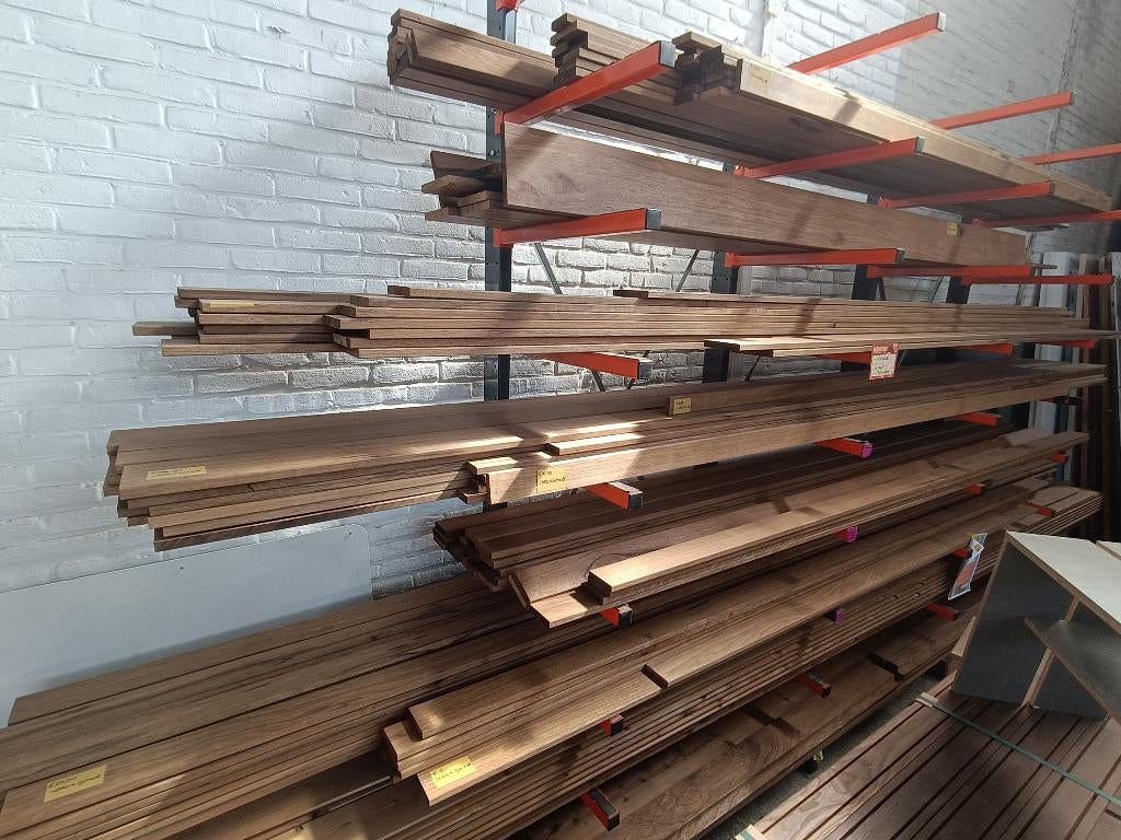 Hydrothermisch gemodificeerd hout - fraké P05, Minder dan 25 mm, Nieuw, Plank, 300 cm of meer
