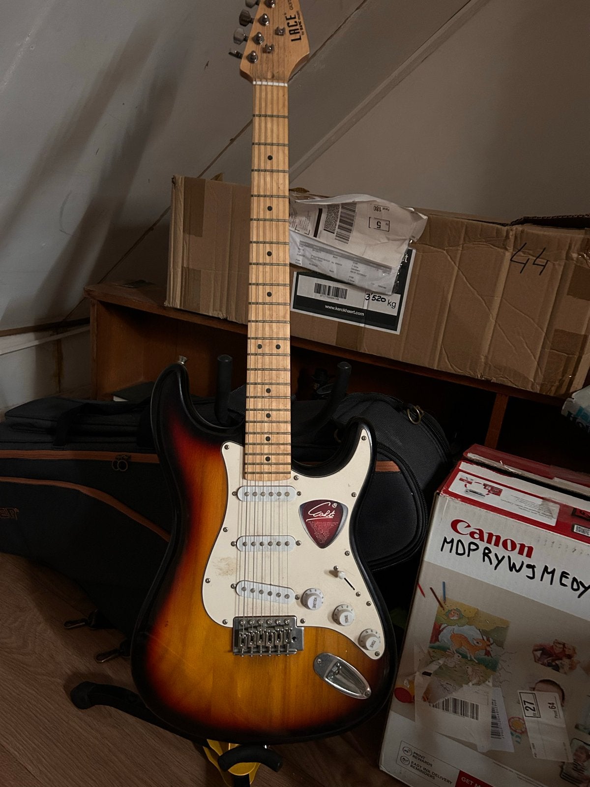 Colt by Lace Music Stratocaster - Niet afgesteld, Ophalen, Gebruikt, Solid body, Overige merken