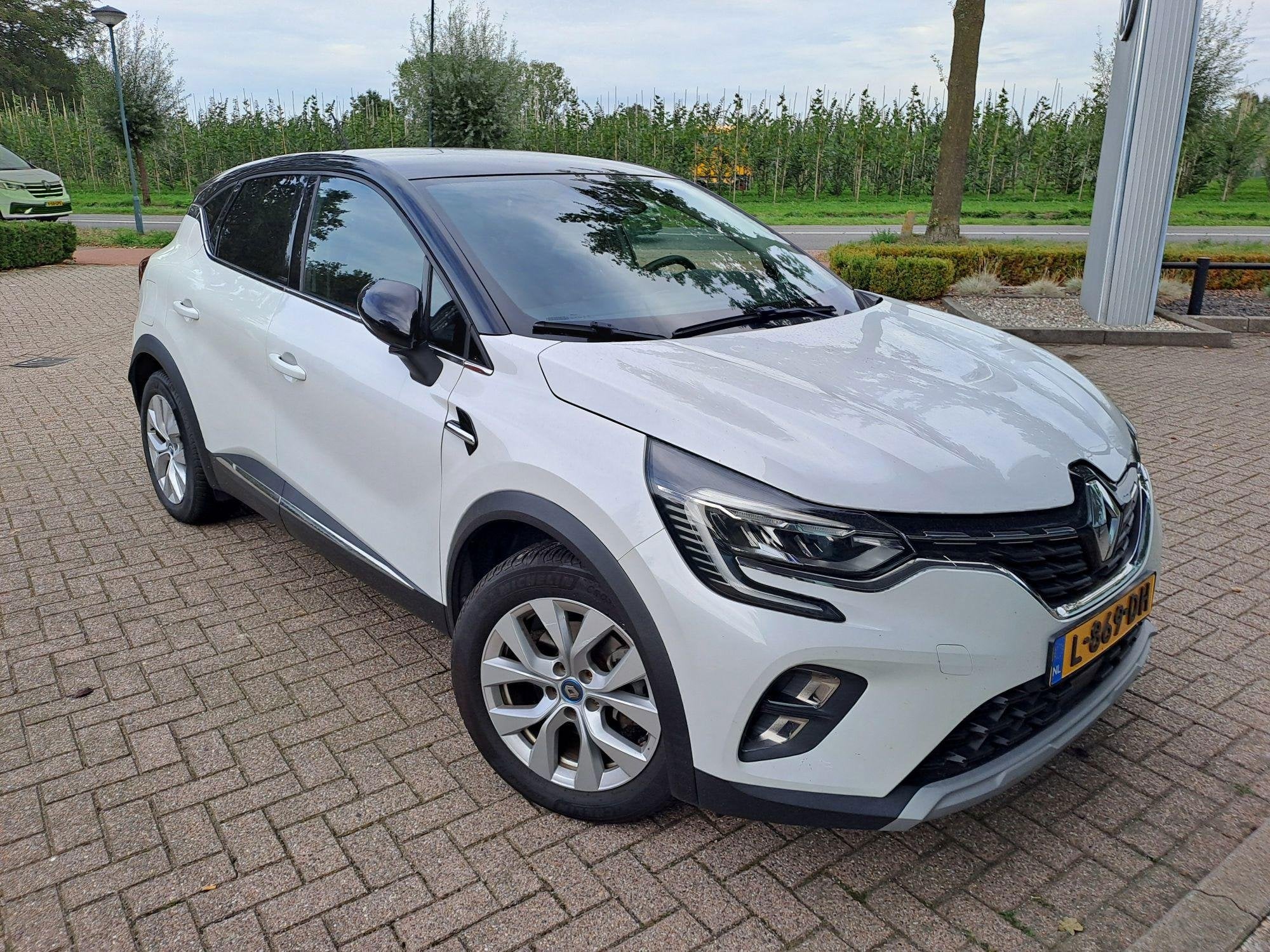 Renault Captur 1.6 E-Tech Plug-in Hybrid 160 Intens | TREKHA, Auto's, 12 maanden, Stof, Gebruikt, 4 cilinders