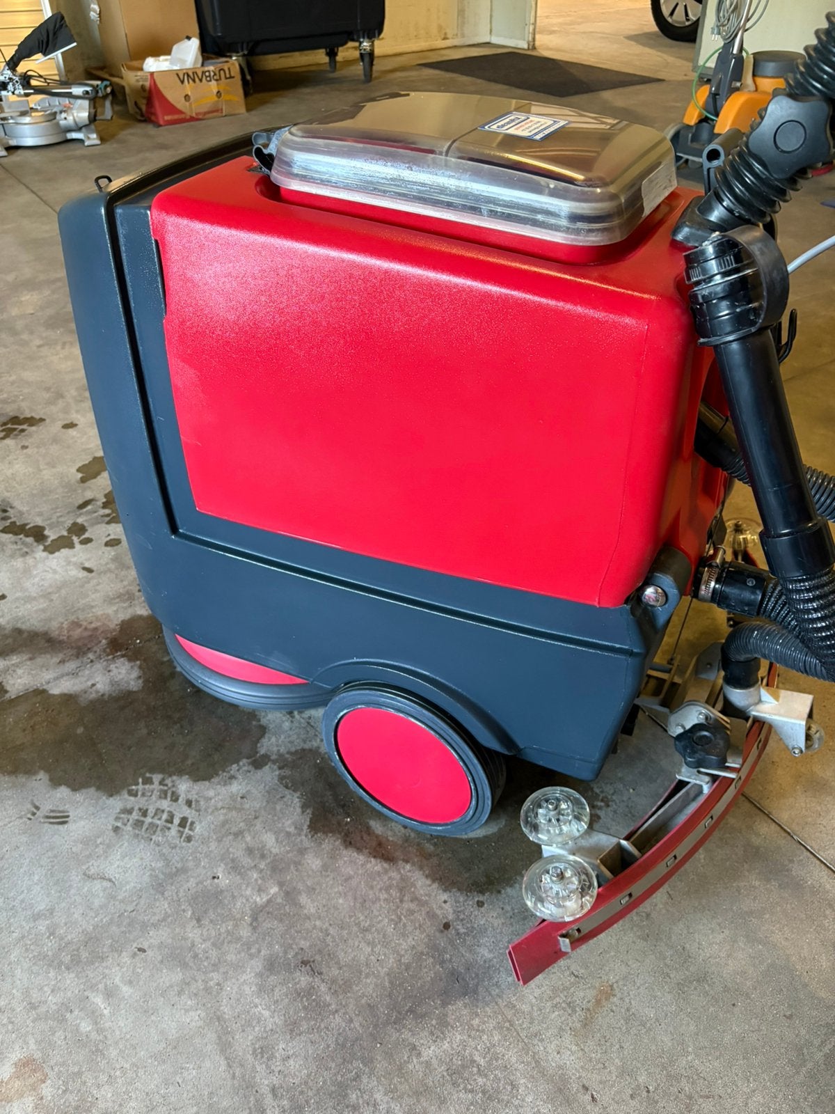 Cleanfix ra431 ibc Schrobmachine schrobzuigmachine, Ophalen, Zo goed als nieuw