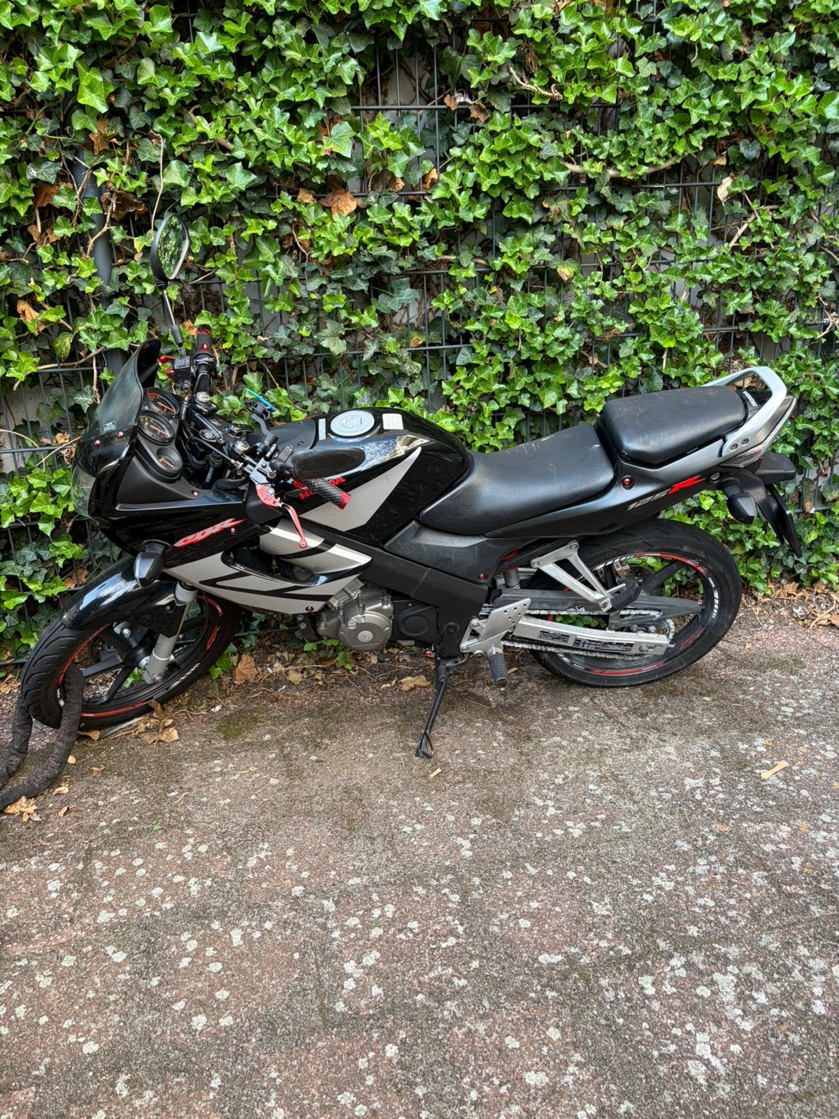 Honda cbr 125 r - 20xxx km!!, Particulier