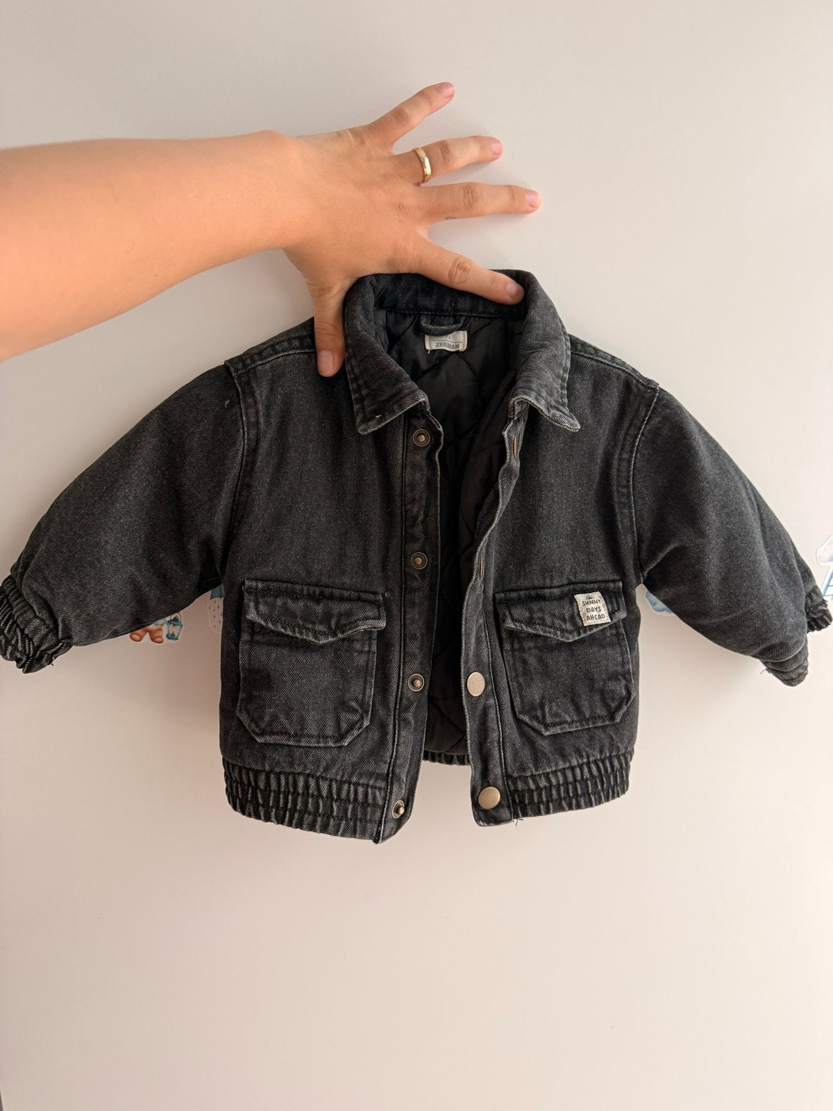 Nieuw gestreept vestje en spijkerjasje maat 74, Kinderen en Baby's, Babykleding | Maat 80, Ophalen of Verzenden, Nieuw, Jongetje of Meisje