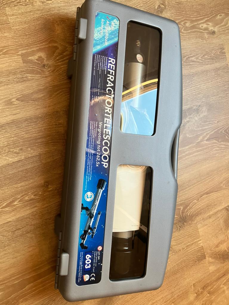 Refractortelescoop met statief en koffer - 262,5x vergroting, Ophalen, Lenzentelescoop (refractor), Met statief, Zo goed als nieuw