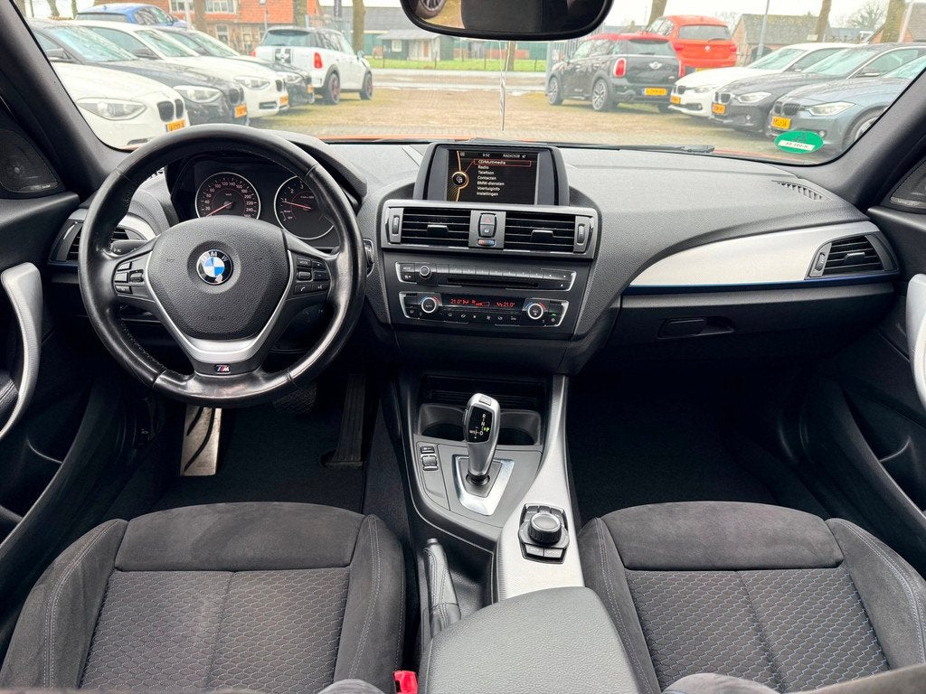 BMW 1-serie 116i Business+ M sport|Nieuwe Ketting + Klepseal, Auto's, BMW, Gebruikt, Zwart, Alcantara, 650 kg