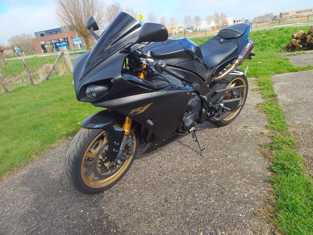 Yamaha R1 2009 Crossplane - Zwart/Goud, Sportuitlaat, Occasion, 4 cilinders, Motorrijbewijs A