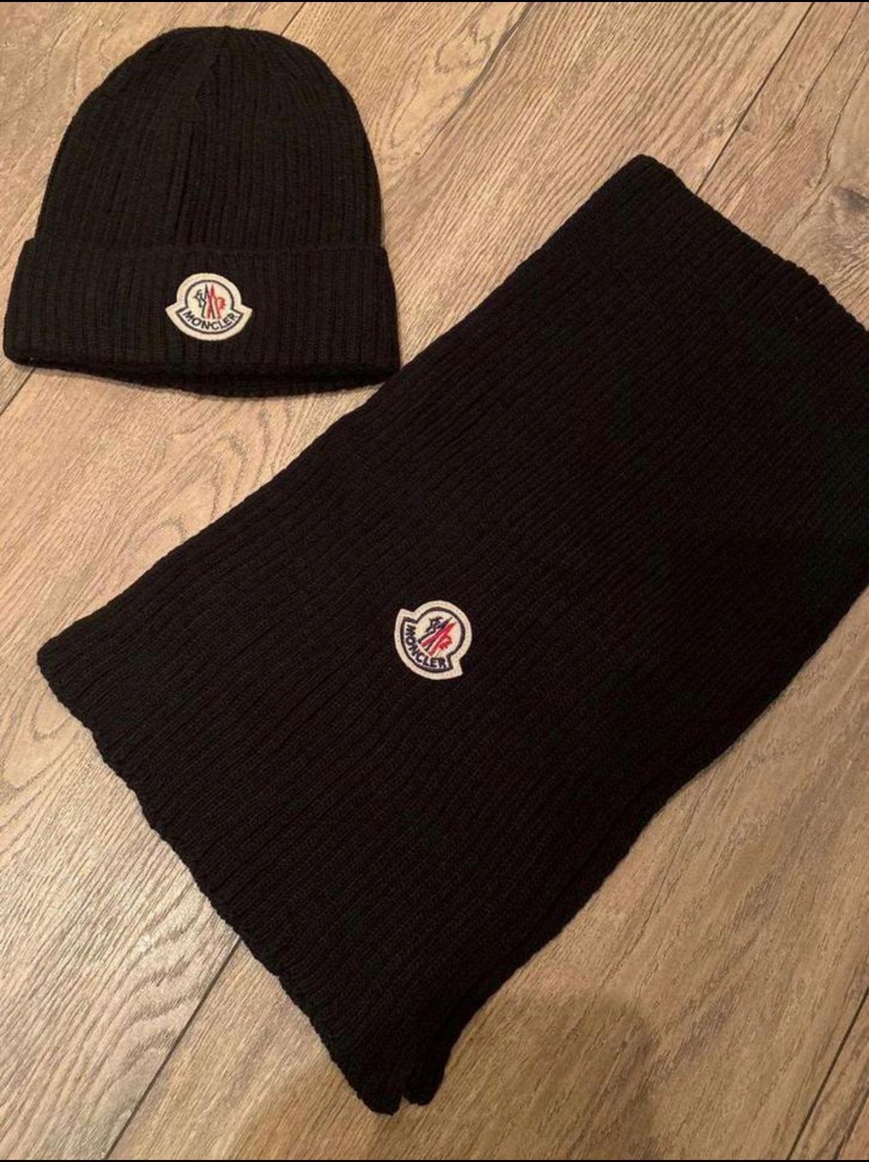 Moncler Muts & Sjaal Set – Zwart – Nieuw, Kleding | Heren, Ophalen of Verzenden, Zo goed als nieuw, Overige maten, Muts