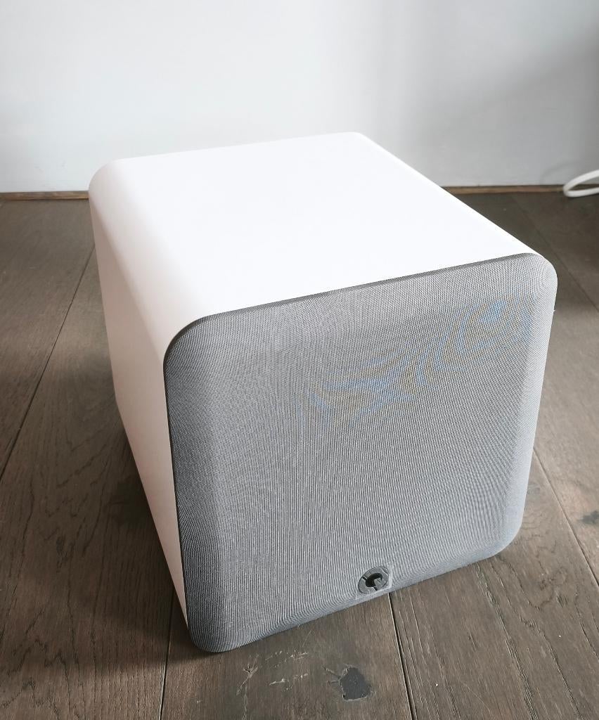 Q Acoustics Q SUB80 actieve subwoofer wit in nieuwstaat, Subwoofer, Zo goed als nieuw, 120 watt of meer, Ophalen