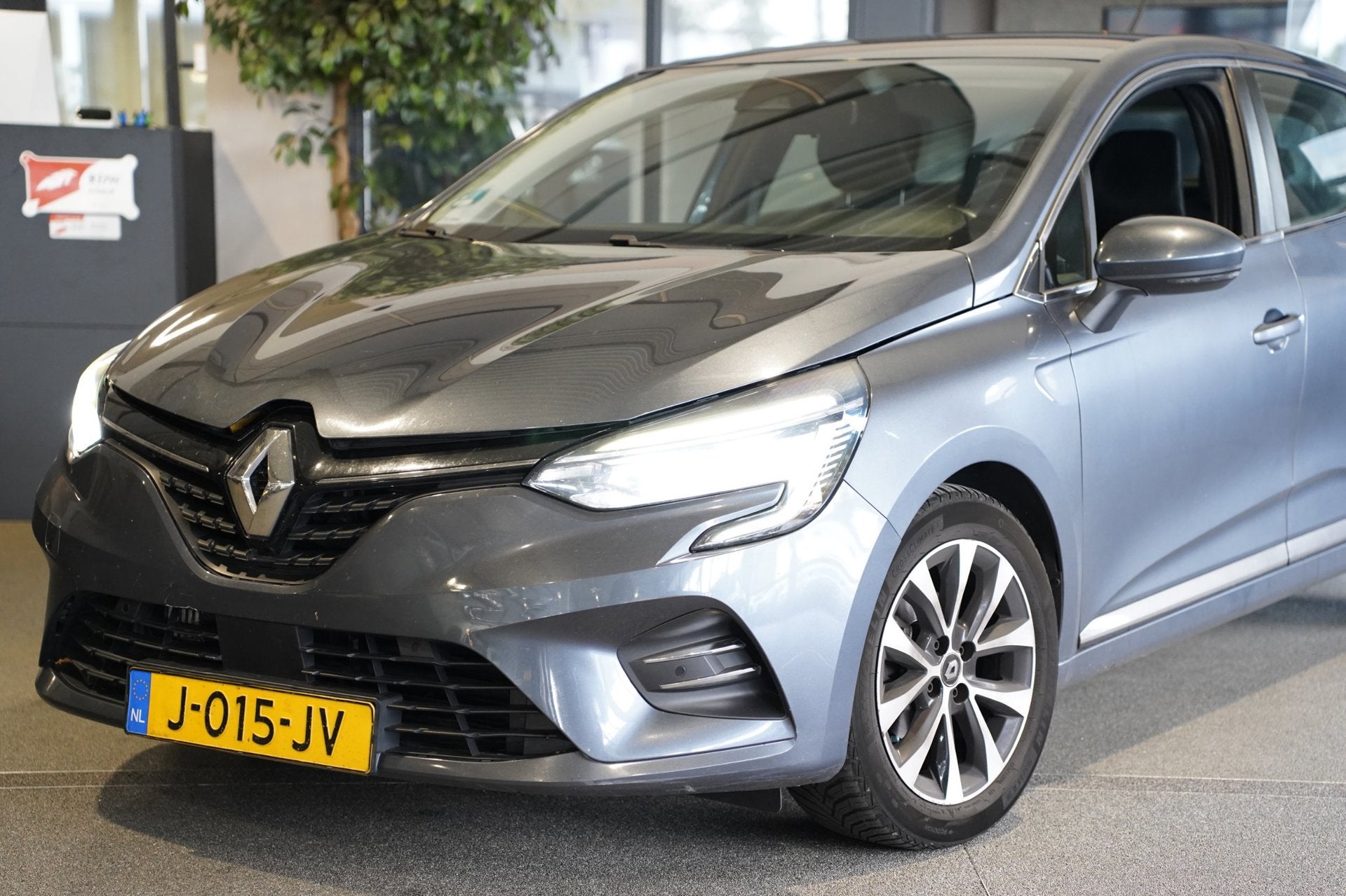 Renault Clio 1.0 TCe Bi-Fuel Intens Navi Trek Cam Apple Pdc, Auto's, Voorwielaandrijving, Dealer onderhouden, 101 pk, Euro 6