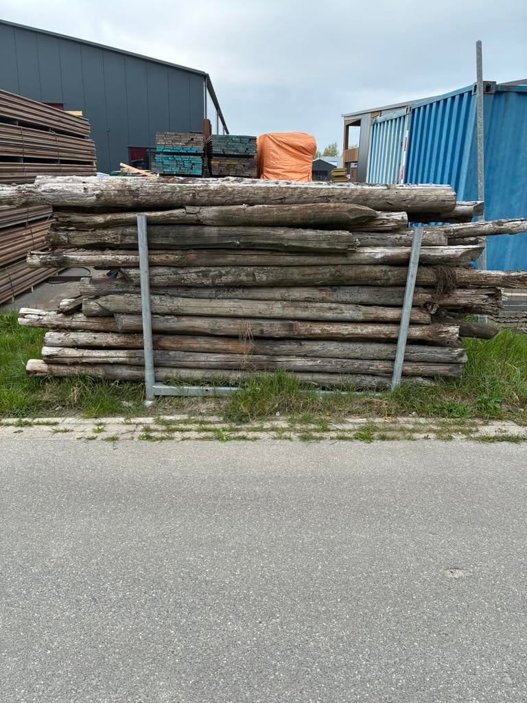 Brandhout Oude beschoeiings palen rond 14/16 3 meter, Tuin en Terras, Palen, Balken en Planken, Ophalen of Verzenden, Zo goed als nieuw