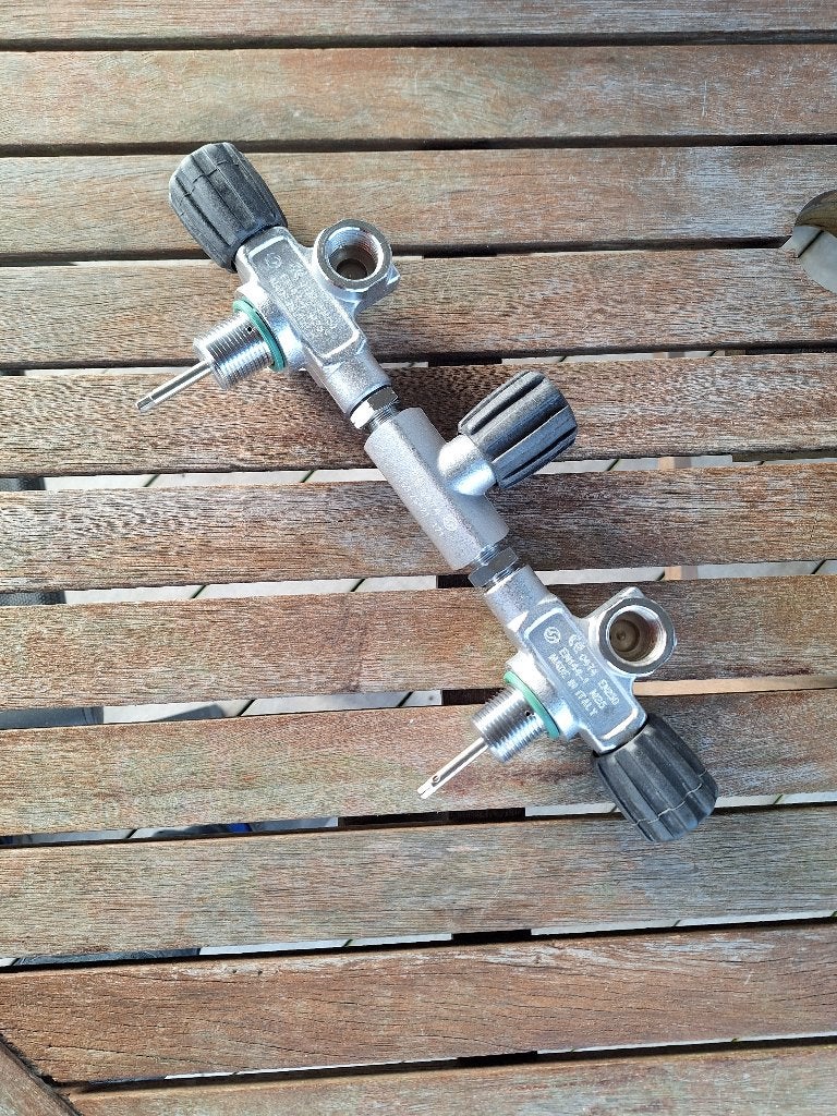Manifold voor D12 en RVS banden., Watersport en Boten, Duiken, Ophalen of Verzenden, Zo goed als nieuw, Duikfles