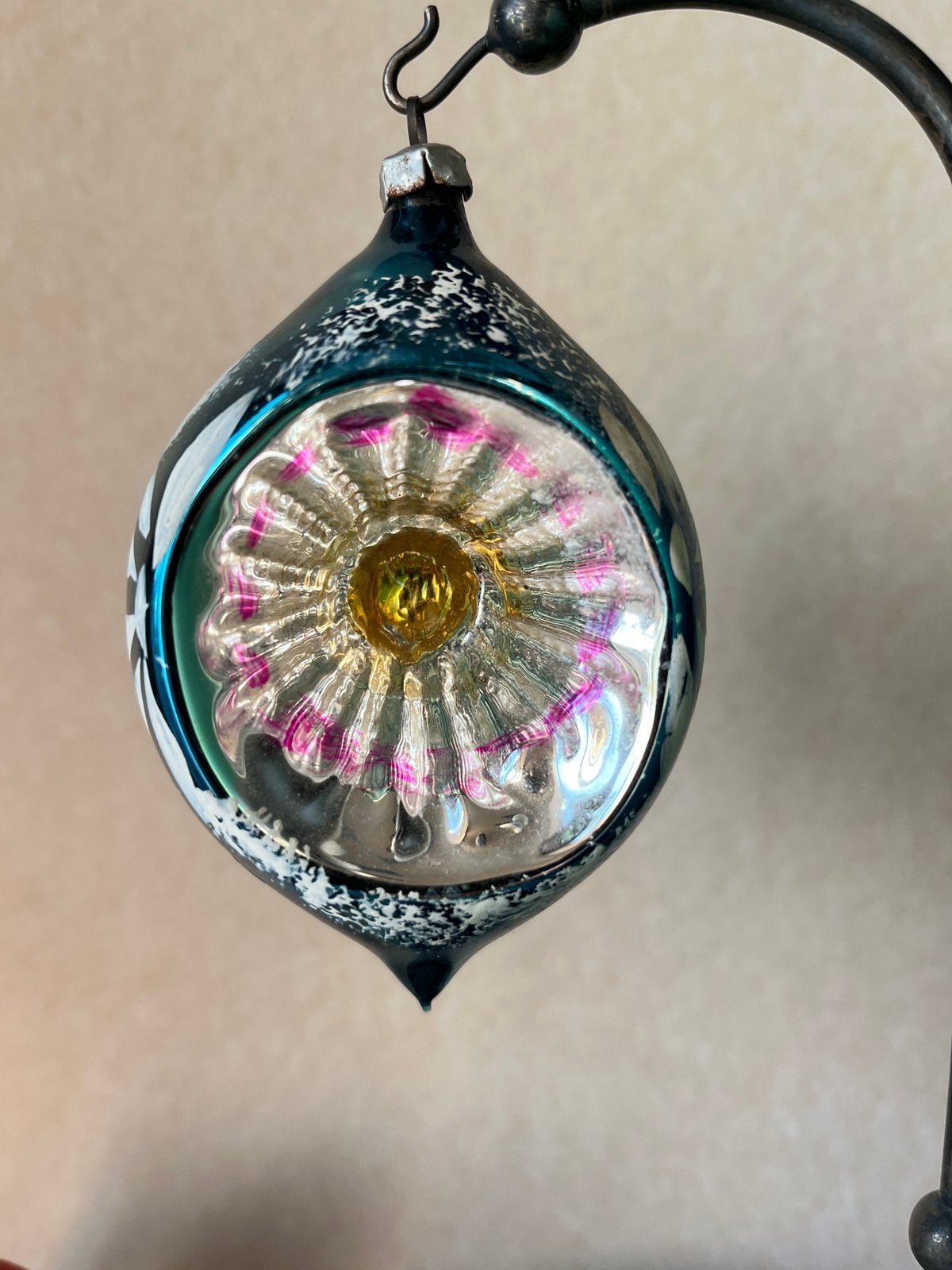 Grote oude blauwe glazen kerstbal (nr 35): deuk, reflector, Gebruikt, ., Ophalen of Verzenden, .