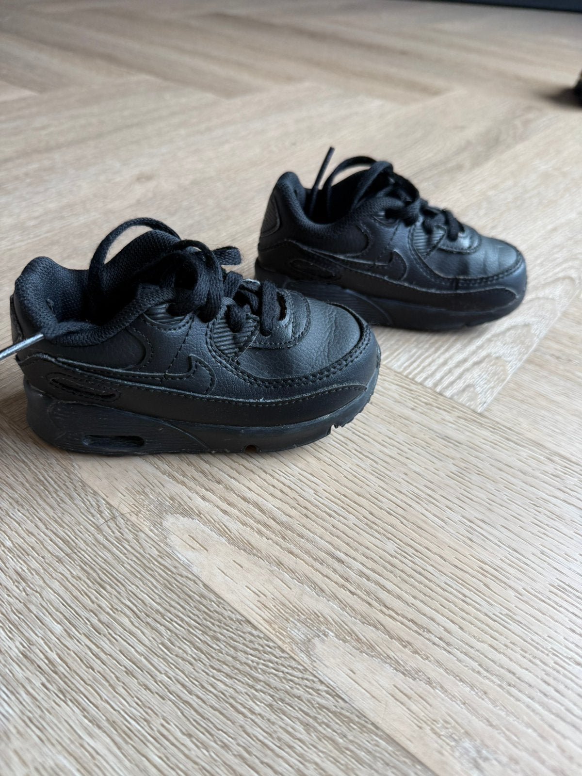 Nike air max 23,5, Kinderen en Baby's, Kinderkleding | Schoenen en Sokken, Ophalen of Verzenden, Zo goed als nieuw, Jongen of Meisje