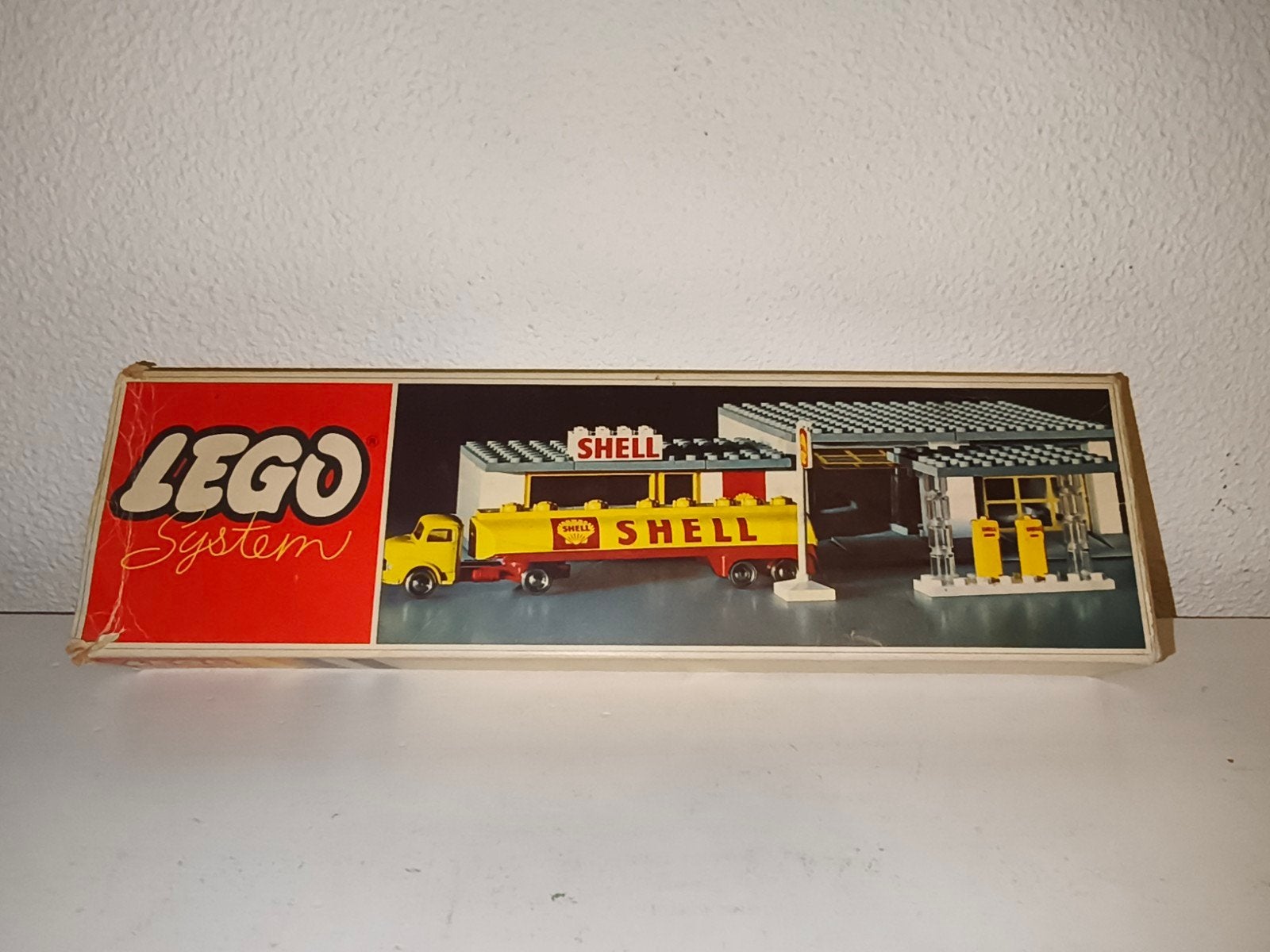 Vintage LEGO System 325 Shell Tankstation met Tankwagen, Gebruikt, Lego, Ophalen of Verzenden, Inclusief doos