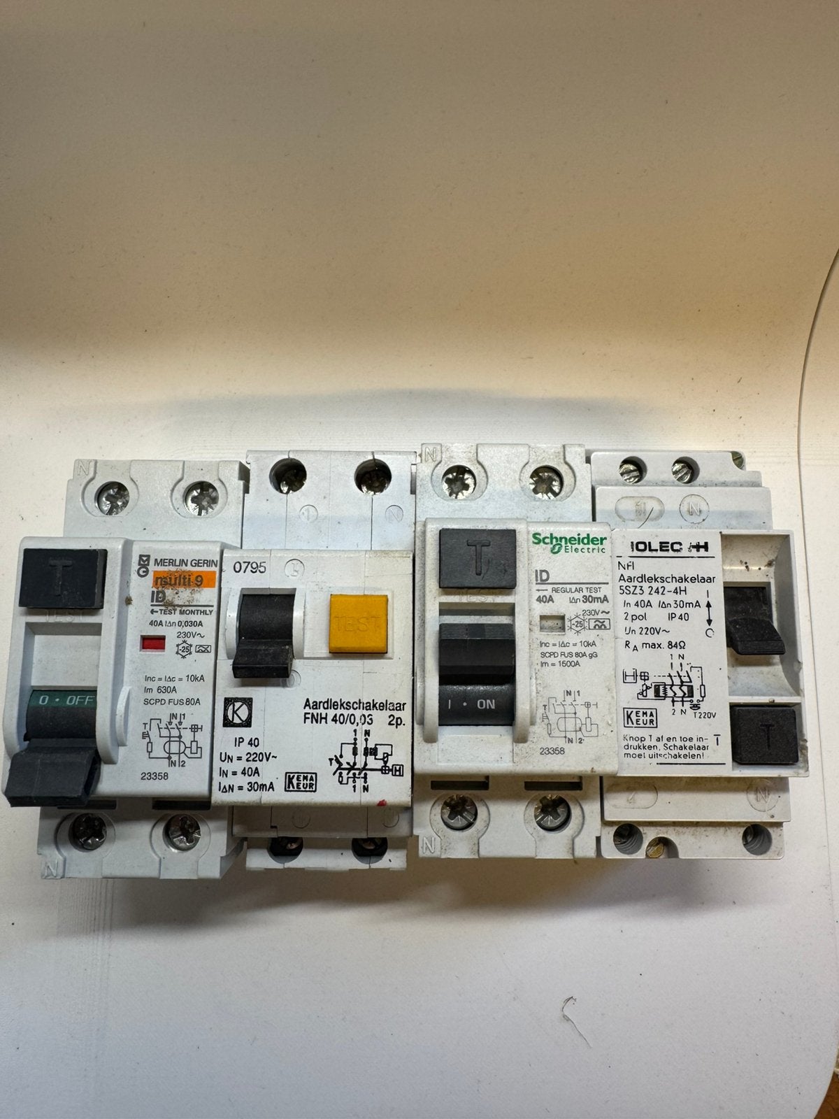 Schneider holec merlin aardlekschakelaars 40A 30mA, Ophalen of Verzenden, Gebruikt, Aardlekschakelaar