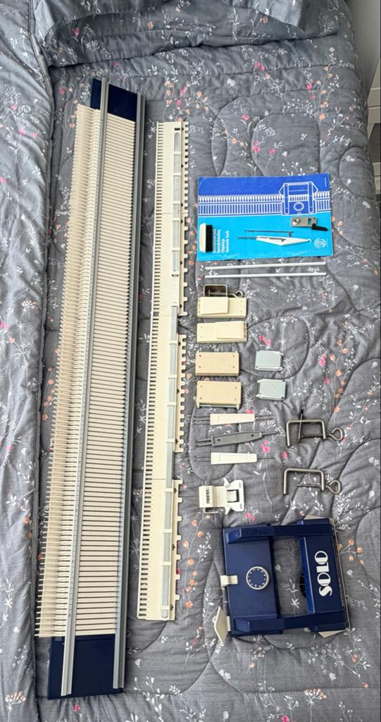 Grof Breimachine Solo met accessoires en handleiding, Hobby en Vrije tijd, Breien en Haken, Ophalen, Gebruikt, Breien, Machine