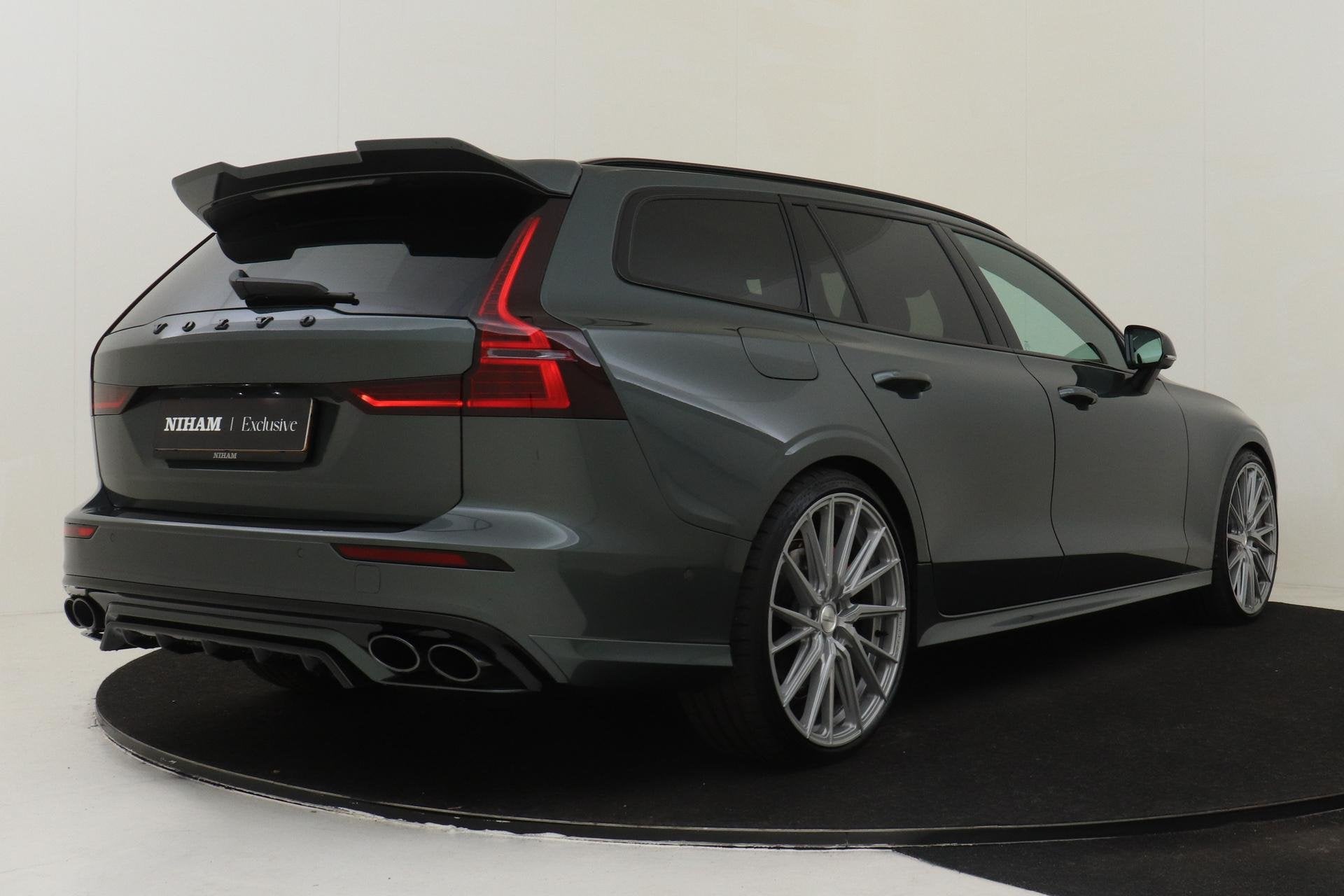 Volvo V60 T8 PLUG-IN HYBRID AWD ULTRA DARK PERFORMANCE ED. *, Auto's, Automaat, 12 maanden, Euro 6, 4 cilinders