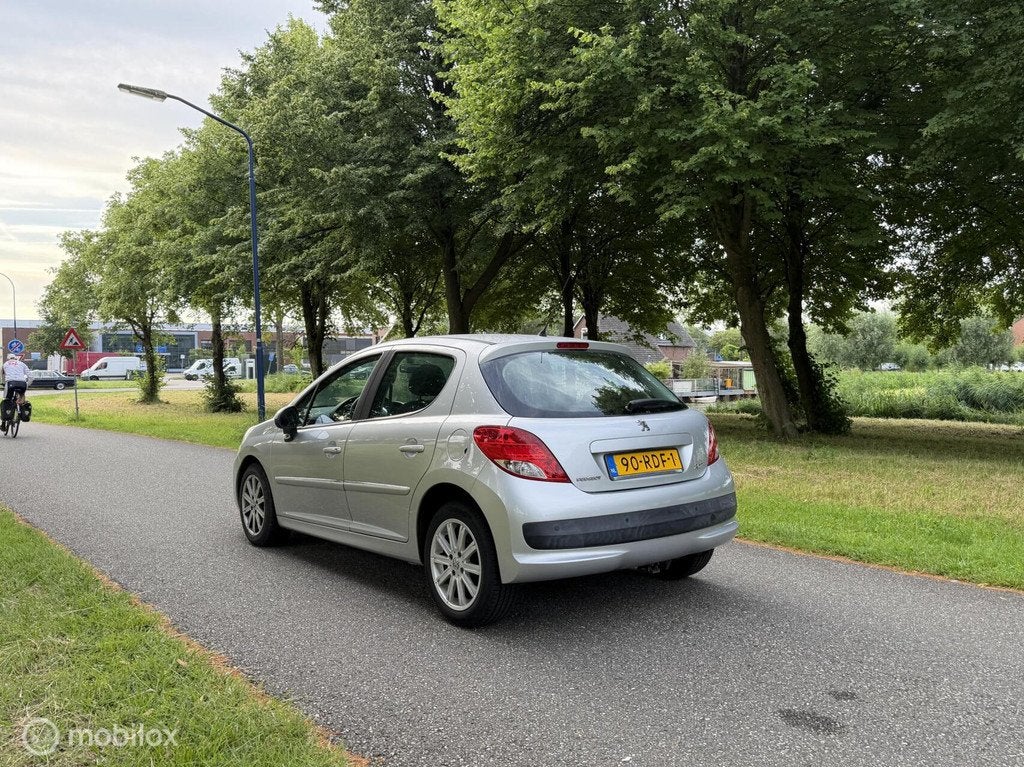 Peugeot 207 1.4 VTi Active*NEW APK*AIRCO*CRUISE*PARKEERSENSO, Auto's, Peugeot, Voorwielaandrijving, Euro 5, Stof, Gebruikt