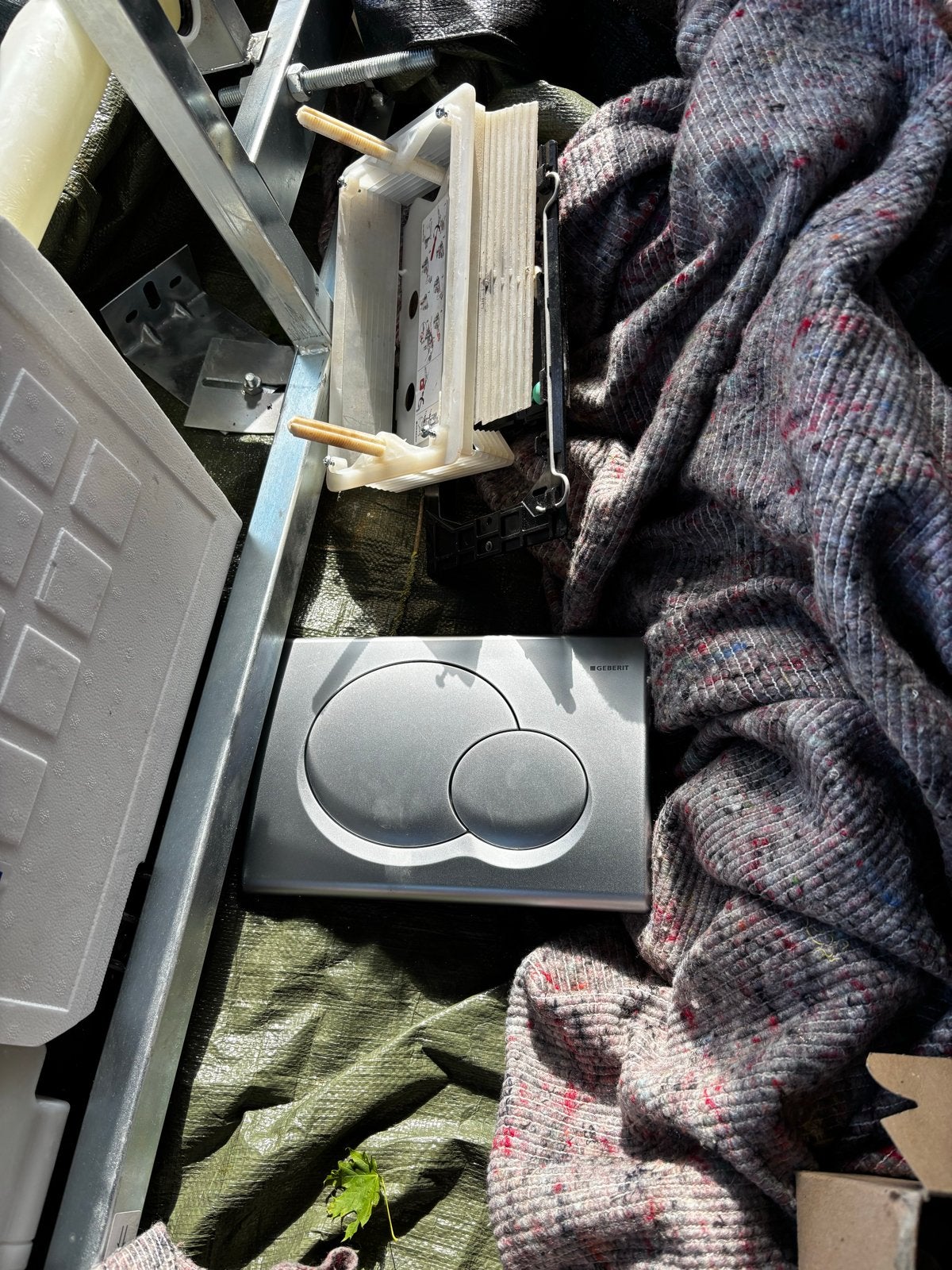 Geberit inbouwreservoir met bedieningspaneel, Ophalen, Gebruikt, Chroom, Toilet