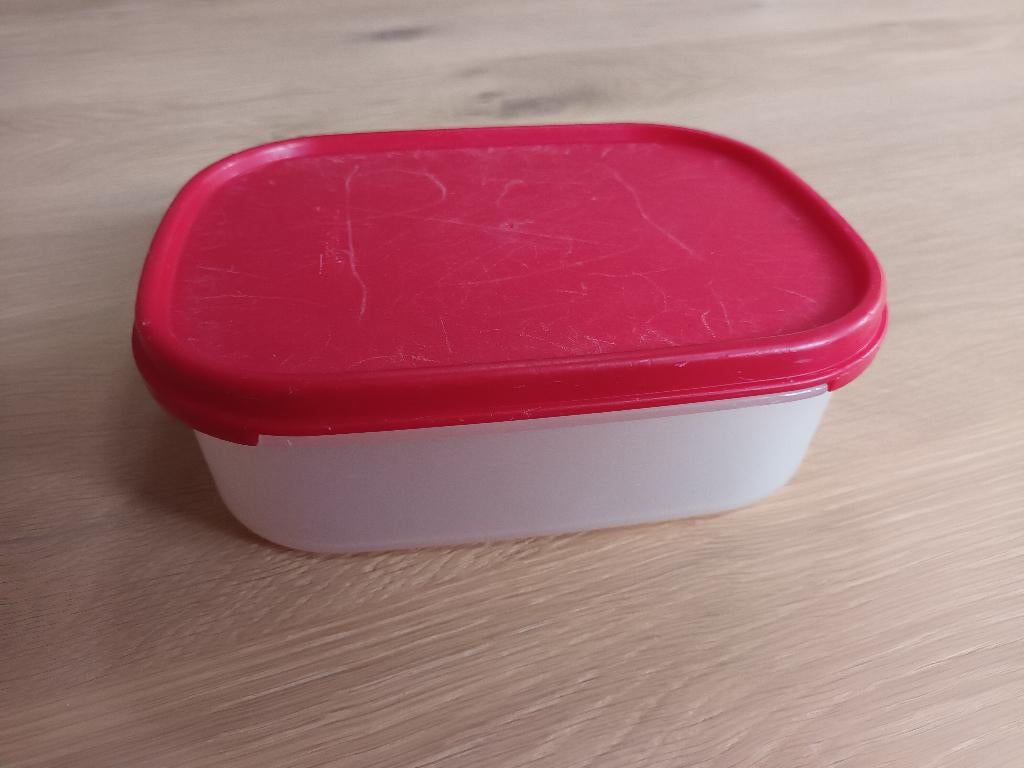 Tupperware bakje met deksel 850ml plastic kunststof, Ophalen of Verzenden, Gebruikt, Rood, Bak of Kom
