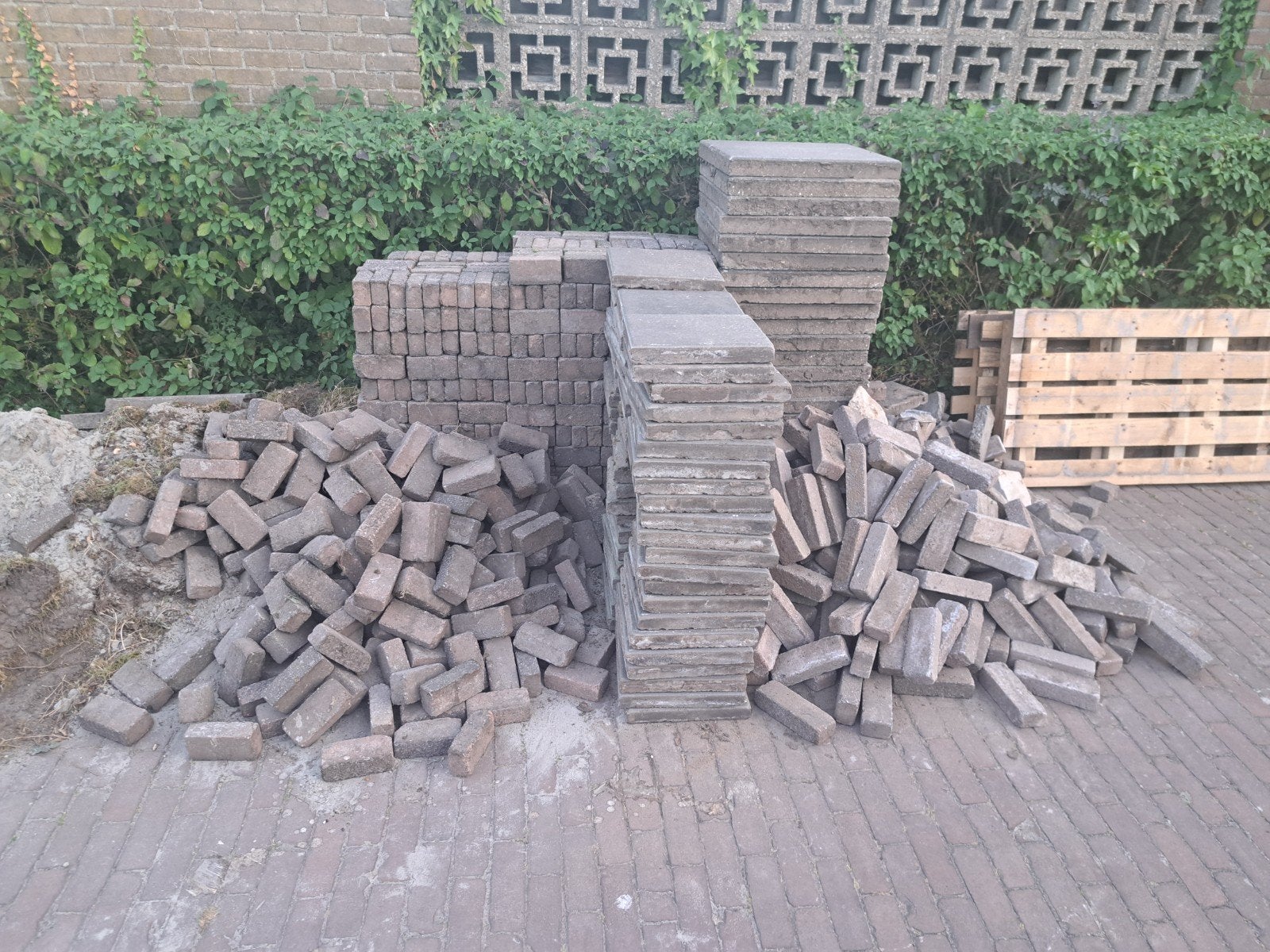 Gratis klinkers, terrastegels en stoeptegels, Tuin en Terras, Ophalen, Gebruikt, Klinkers, 5 tot 10 m²
