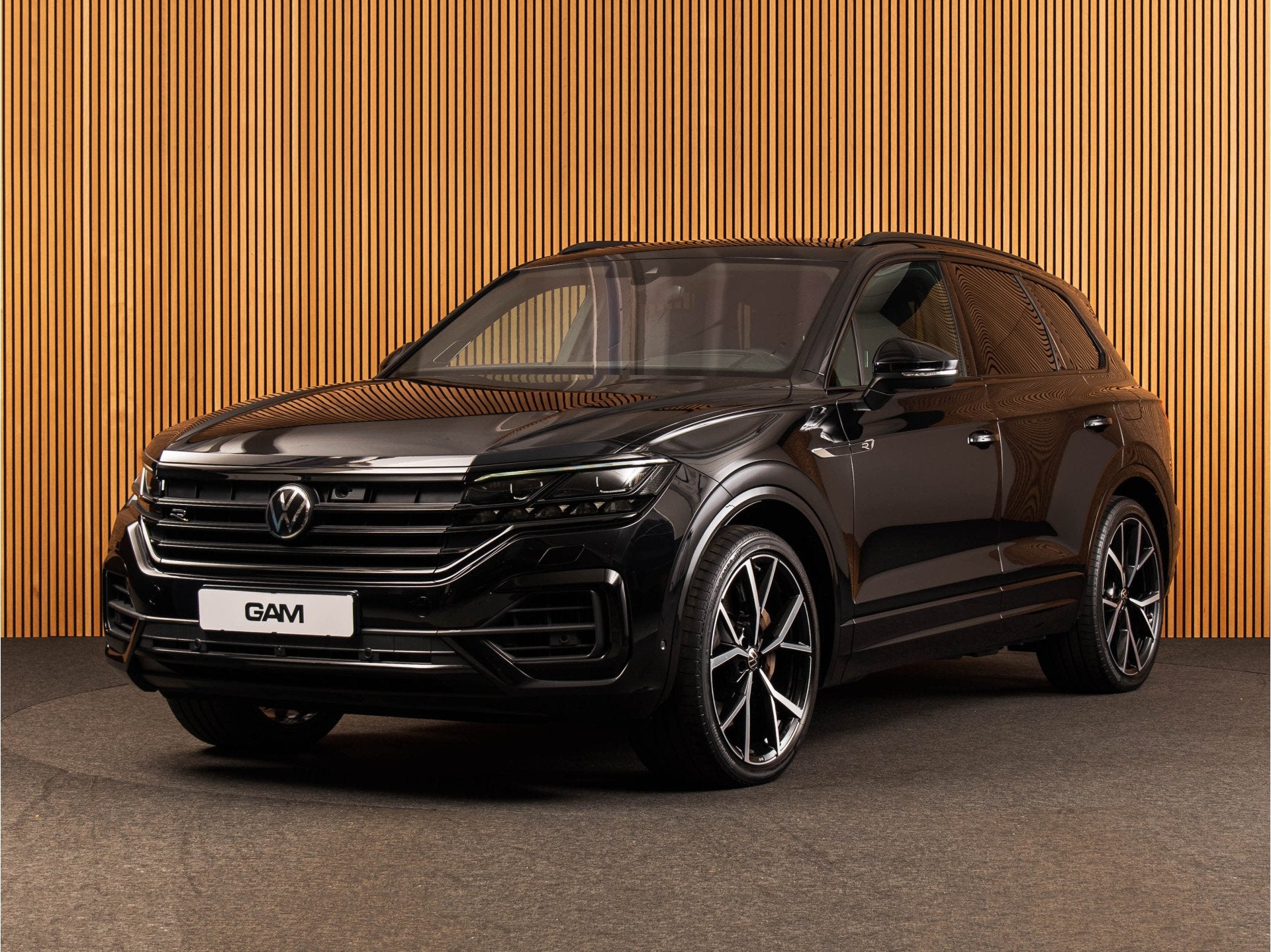 Volkswagen Touareg 3.0 TSi eHybrid R-Line PANO | DYNAUDIO |, Automaat, 12 maanden, Gebruikt, Zwart