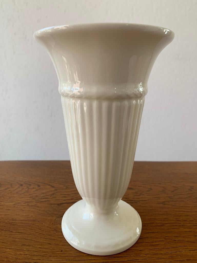 Wedgwood "Edme Plain" Vaas, Huis en Inrichting, Overige kleuren, Ophalen of Verzenden, Minder dan 50 cm, Glas