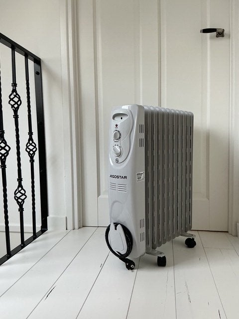Nieuwstaat - Aigostar Pangpang 33IEJ – Olieradiator 2300W, Doe-het-zelf en Verbouw, Verwarming en Radiatoren, Ophalen, 30 tot 80 cm