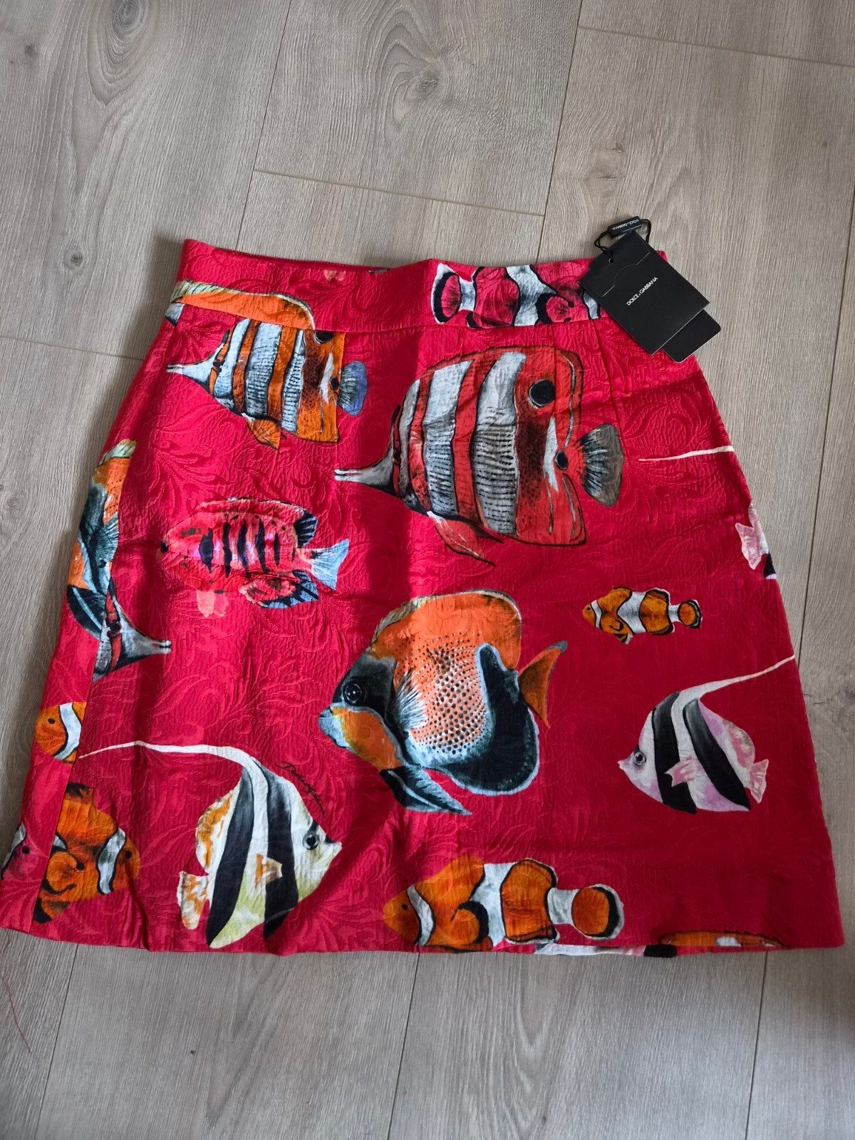 Dolce & Gabbana rode rok met vissen - Runway Collectie, Dolce & Gabbana, Maat 42/44 (L), Ophalen of Verzenden, Zo goed als nieuw