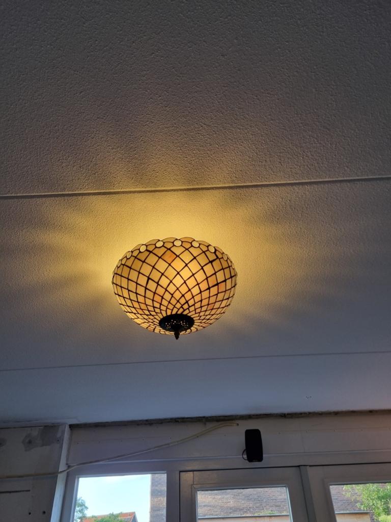 Tiffany plafondlamp, Ophalen