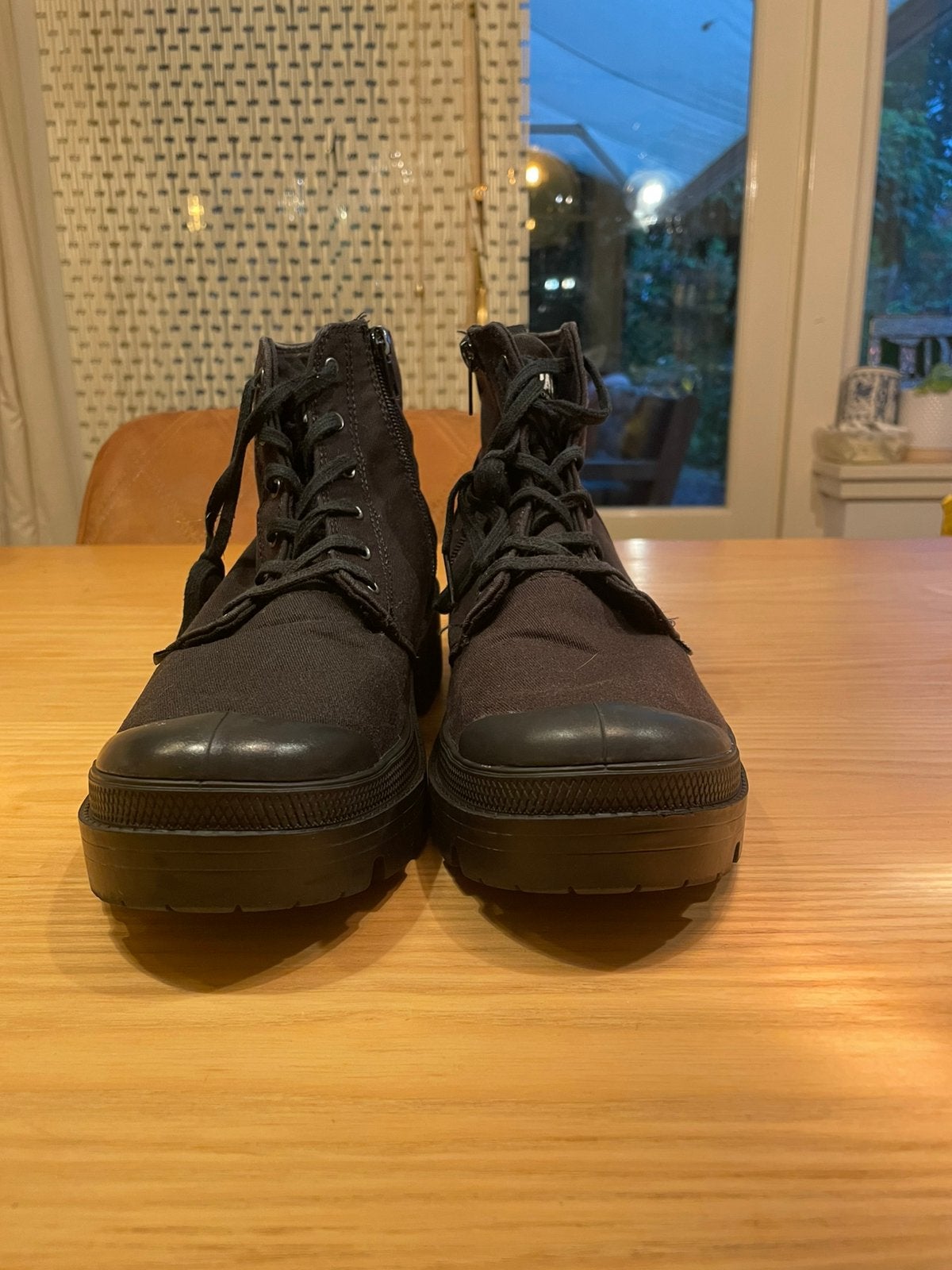 Palladium 42 met rits, Kleding | Dames, Zwart, Ophalen of Verzenden, Sneakers of Gympen, Gedragen